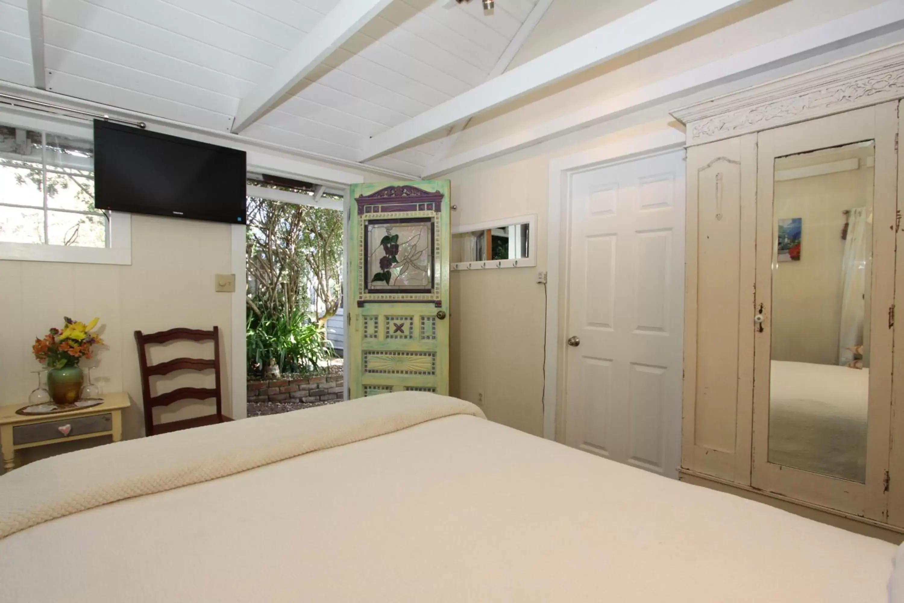 Double Room with Garden View in Seagull Inn Bed & Breakfast Double Room with Garden View in Seagull Inn Bed & Breakfast