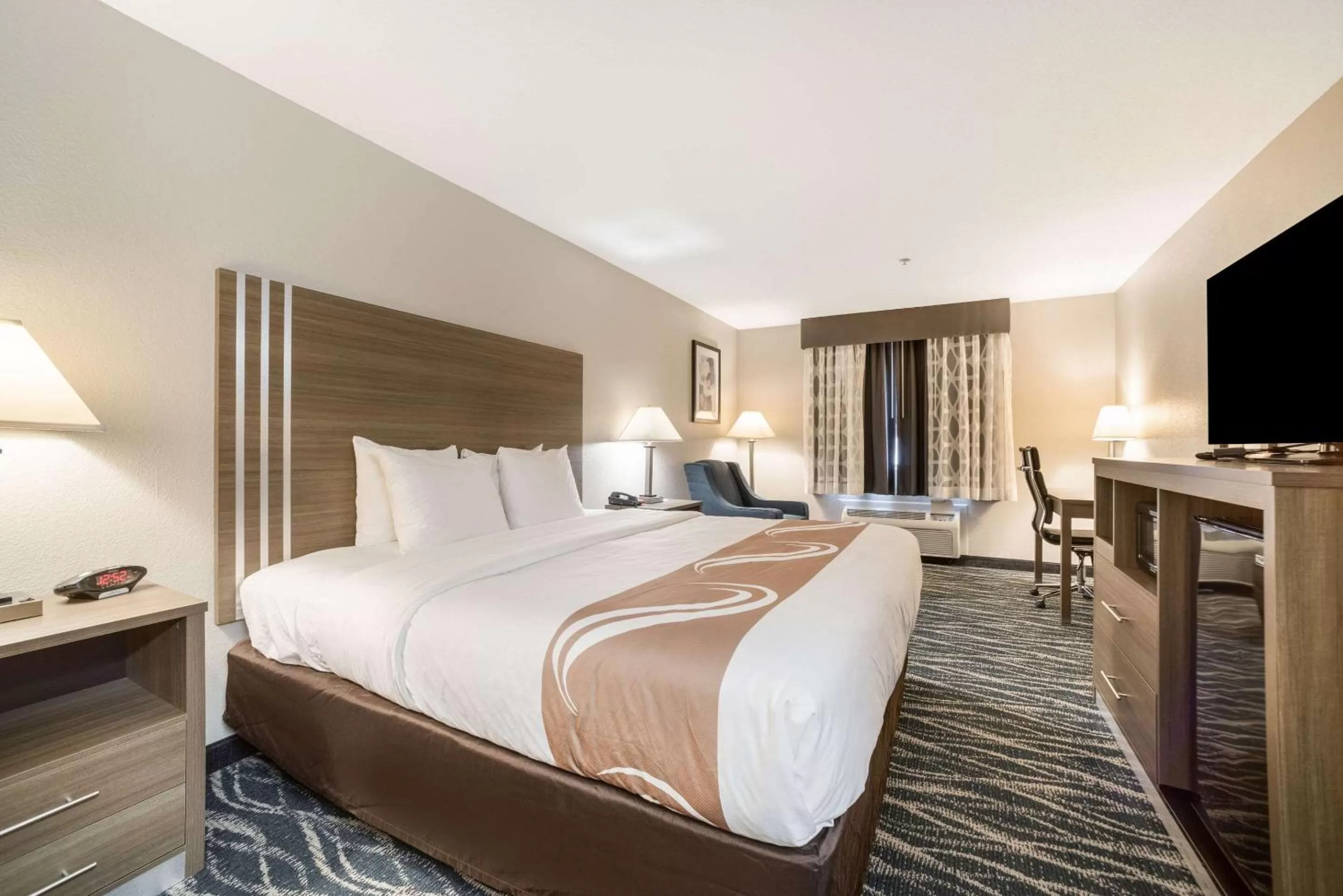 Photo of the whole room, Bed in Quality Inn Effingham North