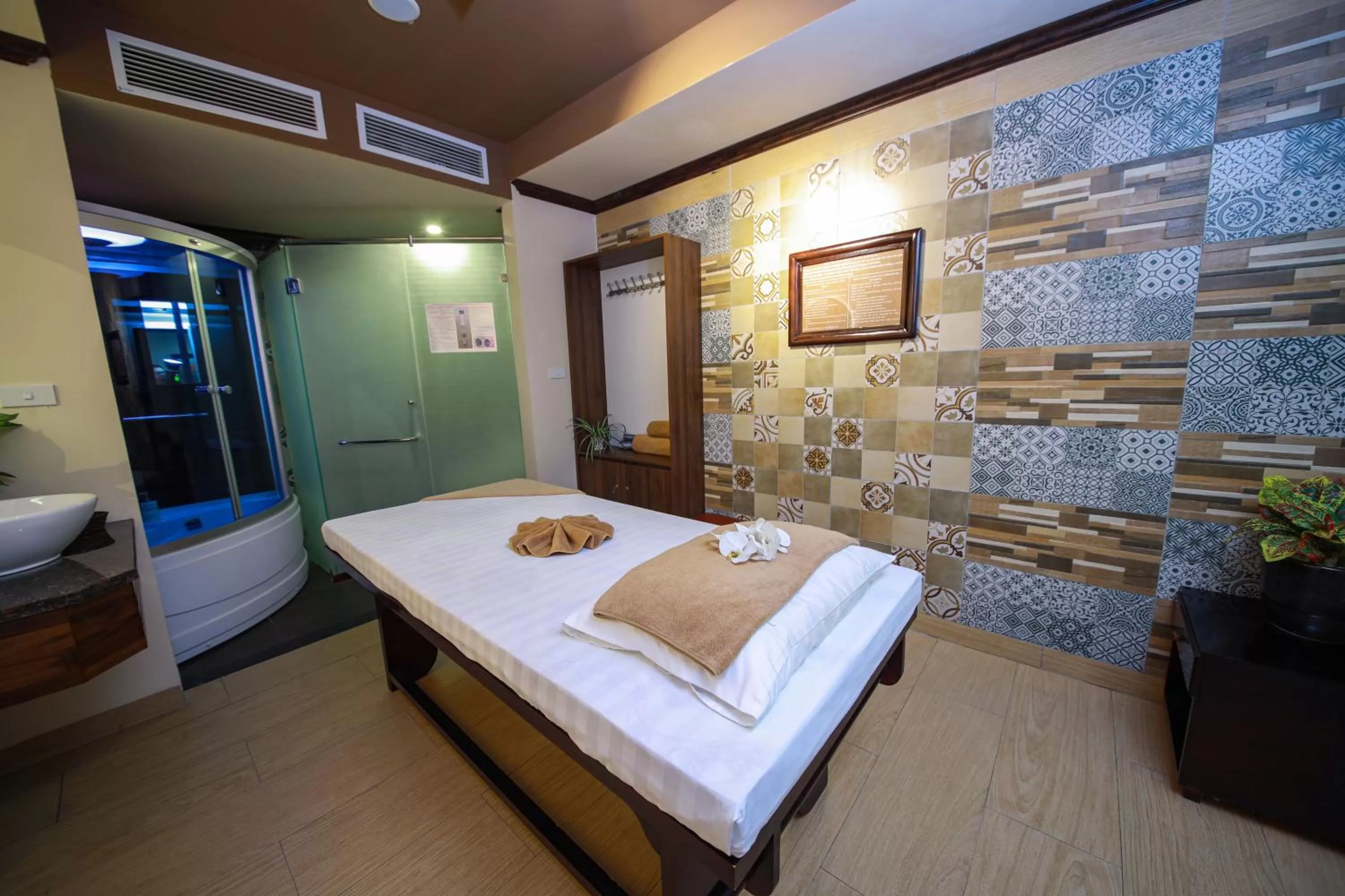 Spa and wellness centre/facilities, Bed in Ninh Binh Legend Hotel