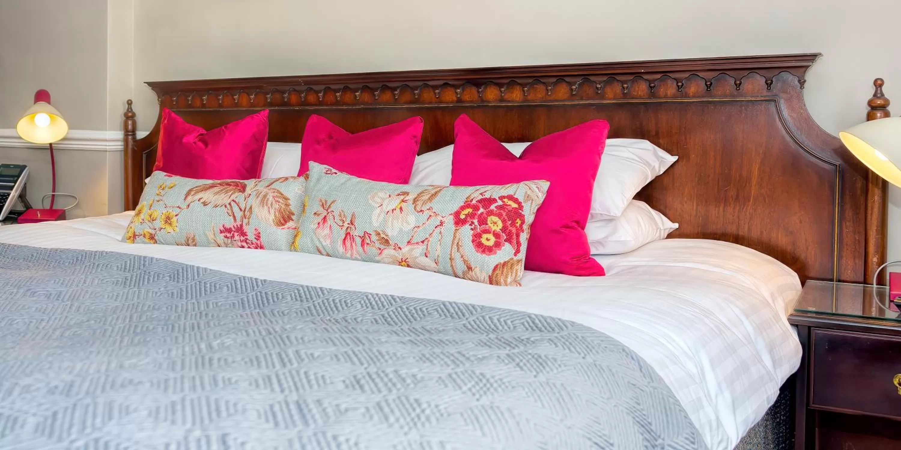 Bed in Willington Hall Hotel