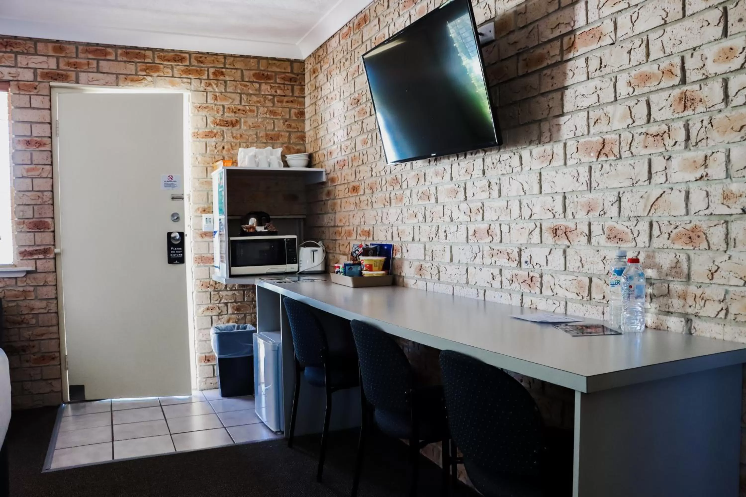 Kennedy Drive Boutique Motel - Close To City Centre & Airport