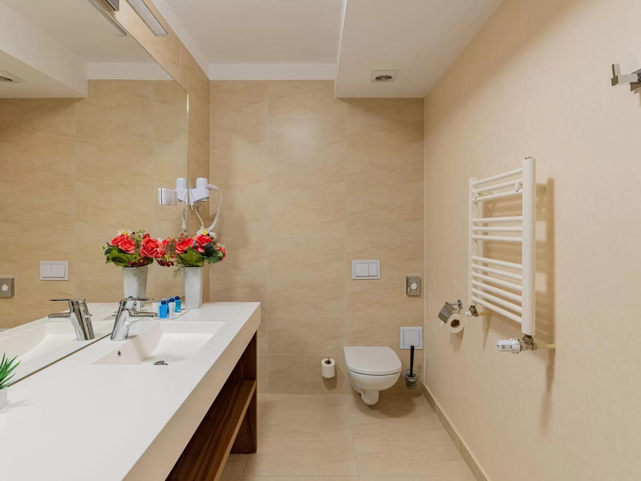 Bathroom in Concorde Old Bucharest Hotel