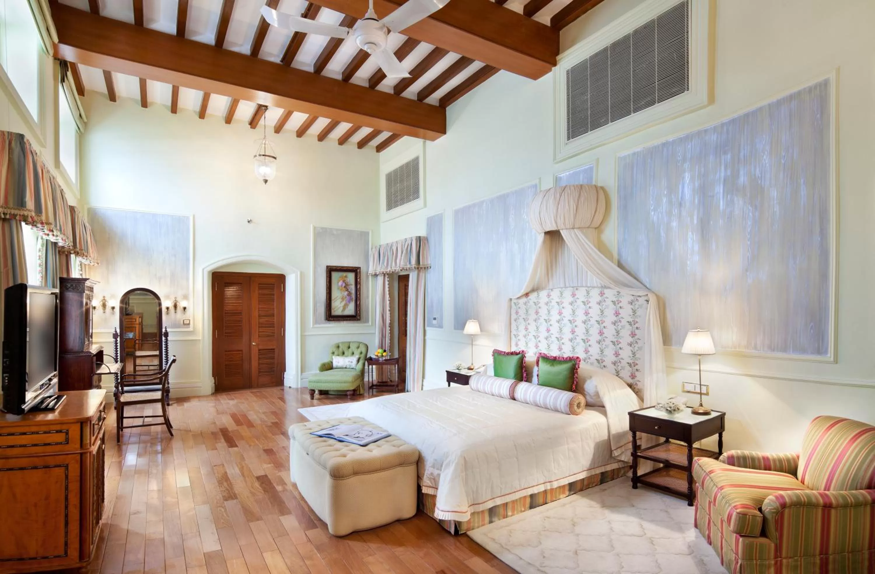 Photo of the whole room, Bed in Taj Falaknuma Palace