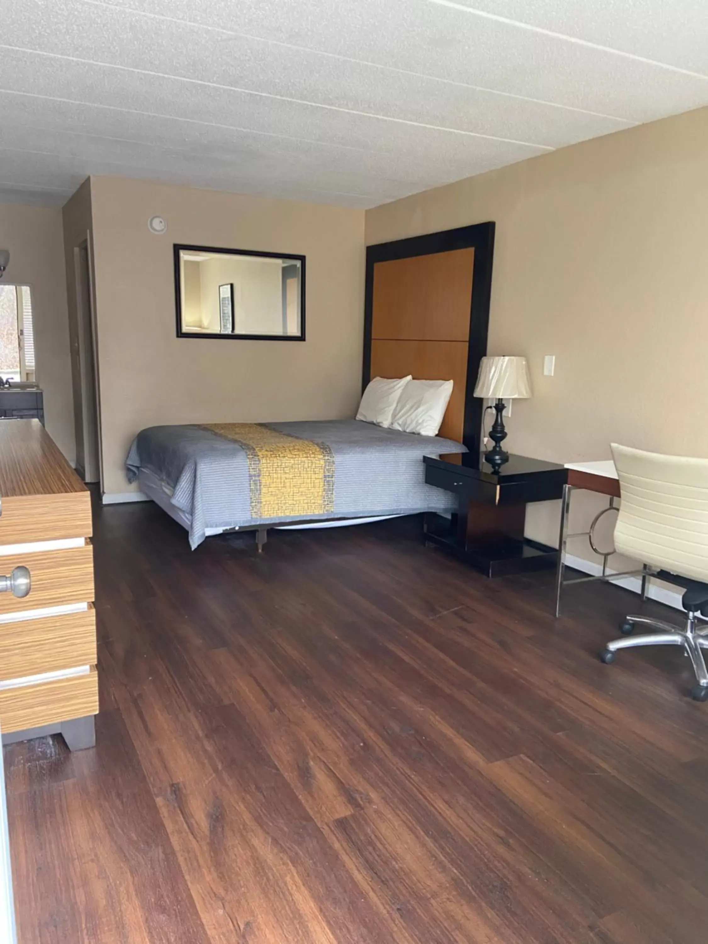 APM Inn and Suites APM Inn and Suites