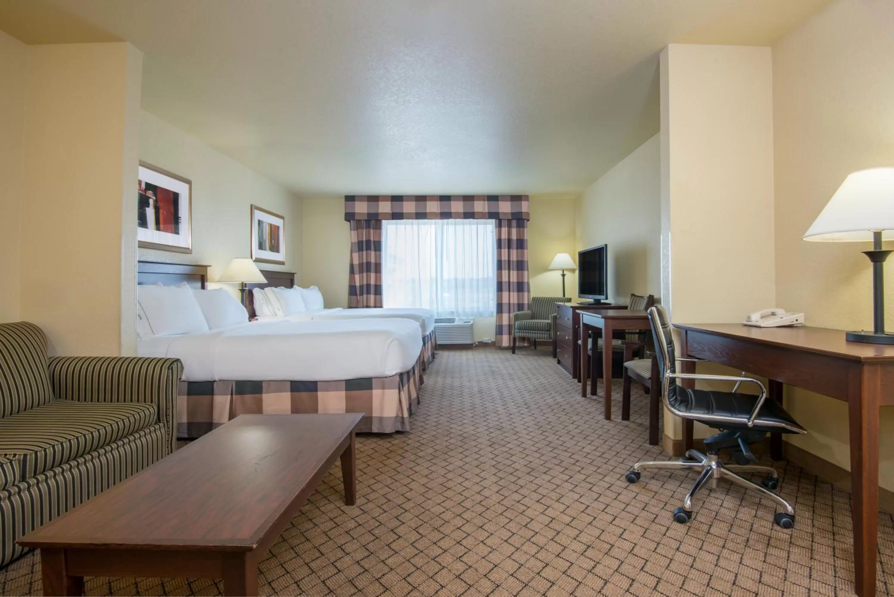 Photo of the whole room in Holiday Inn Express Hotel & Suites El Dorado by IHG