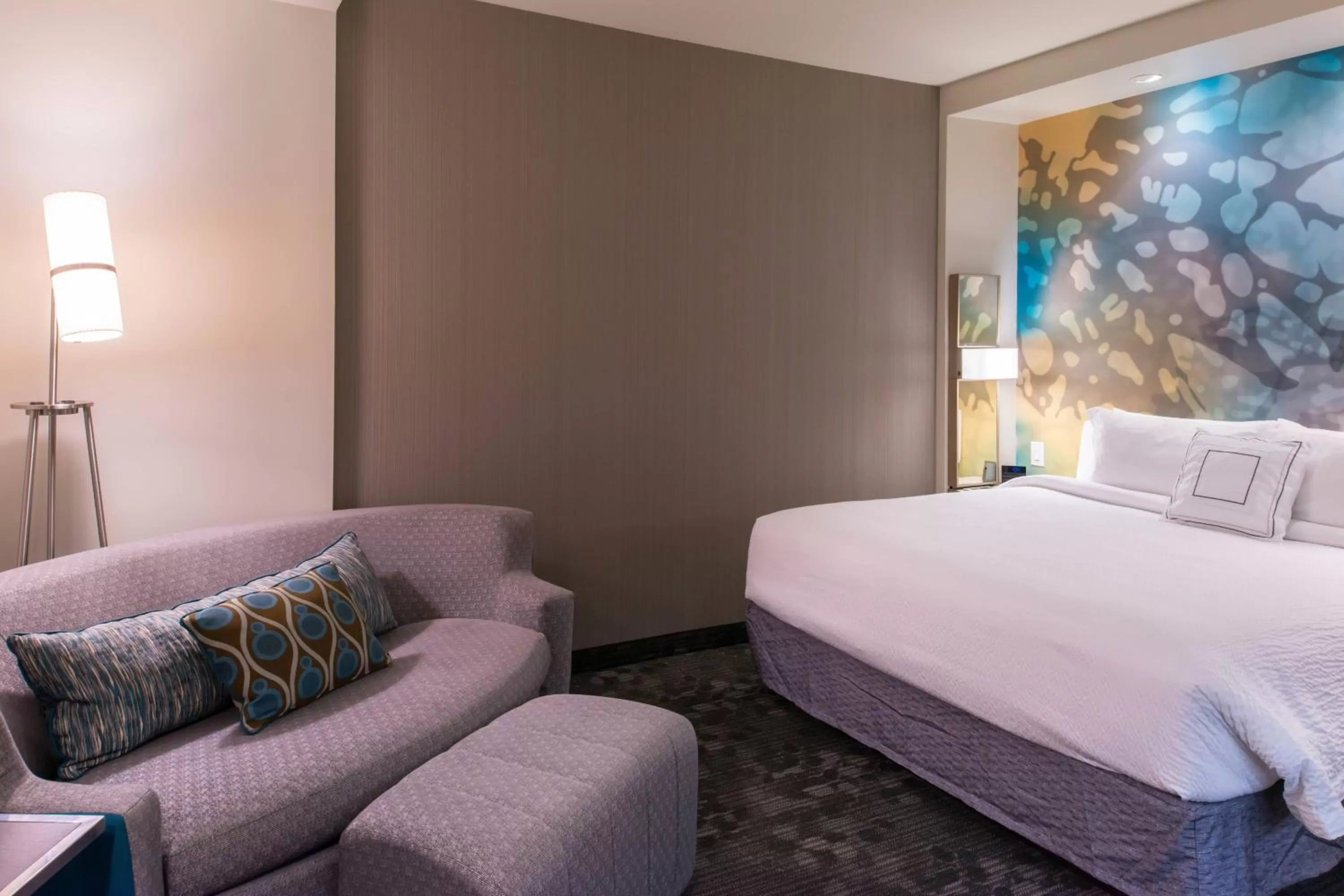 Photo of the whole room, Bed in Courtyard by Marriott Hot Springs