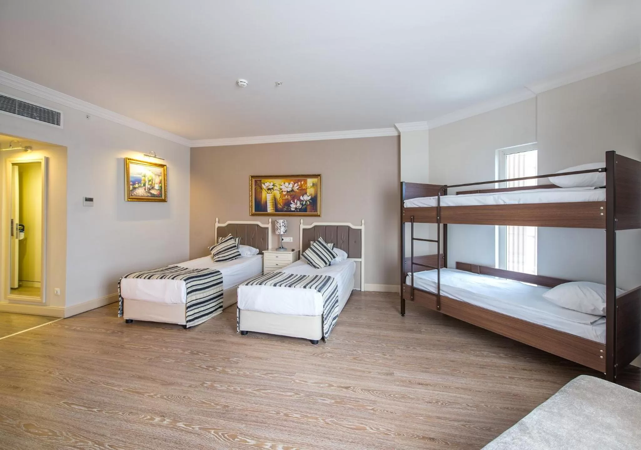 Property building, Bed in Crystal Tat Beach Pearl Collection - Ultimate All Inclusive