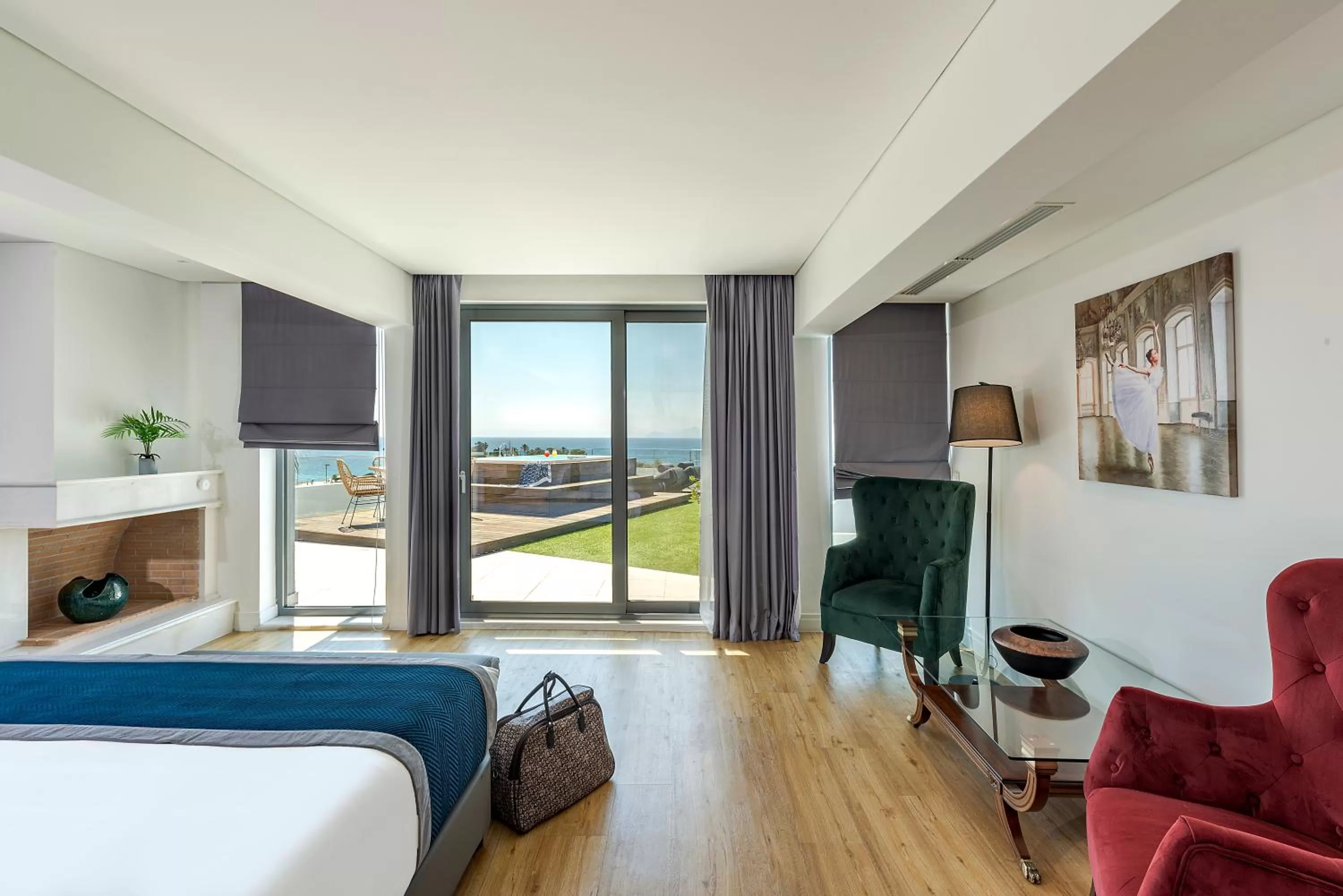 Photo of the whole room, Bed in Glyfada Riviera Hotel