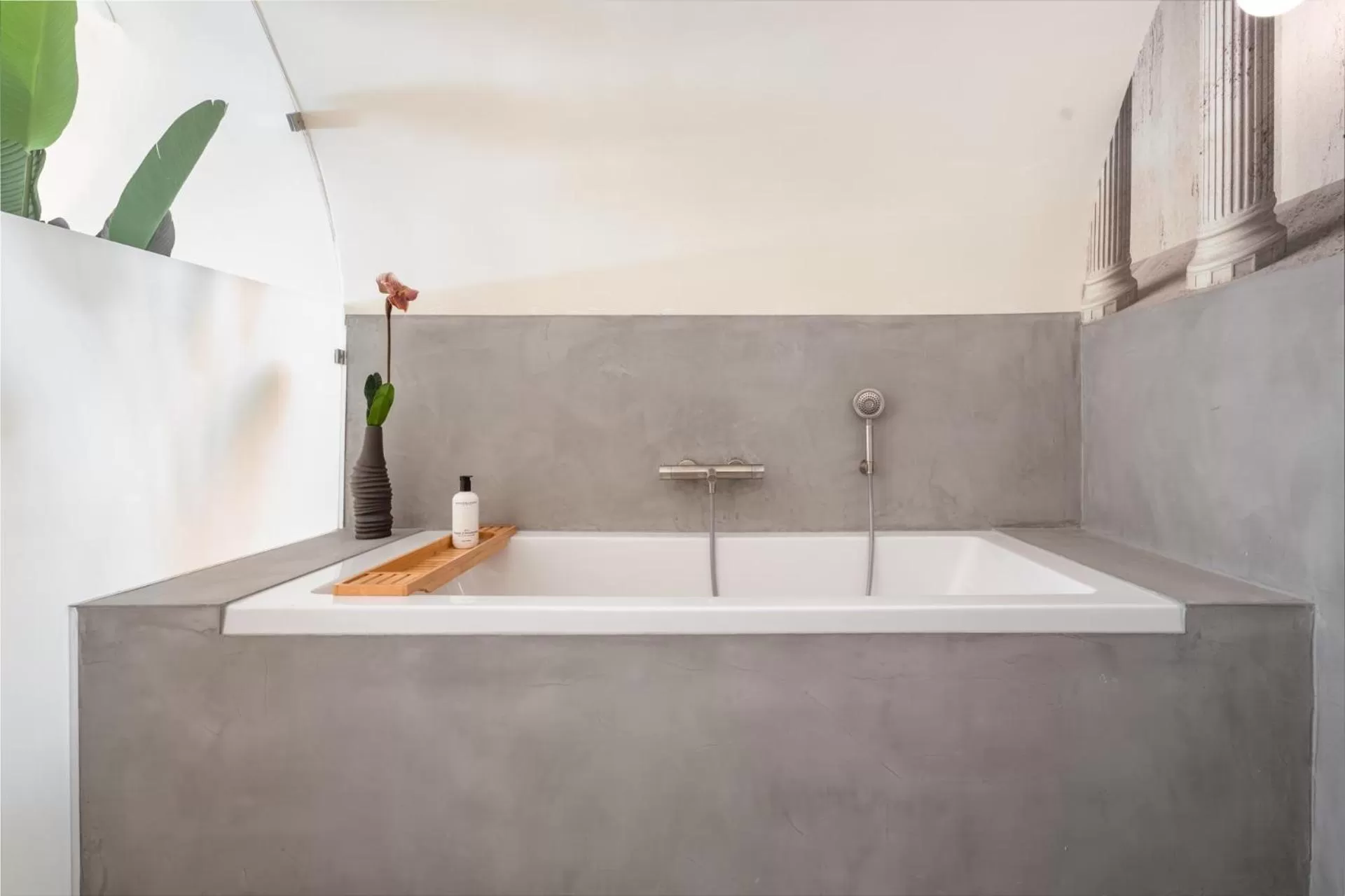 Bathroom in Court Hotel Utrecht City Centre