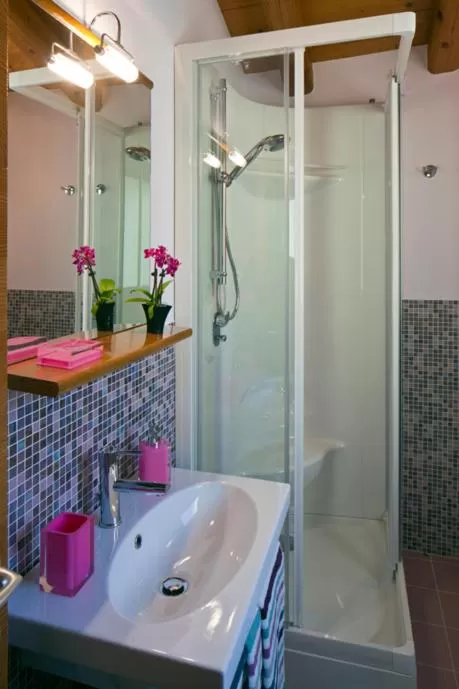 Shower in Le Zitelle di Ron