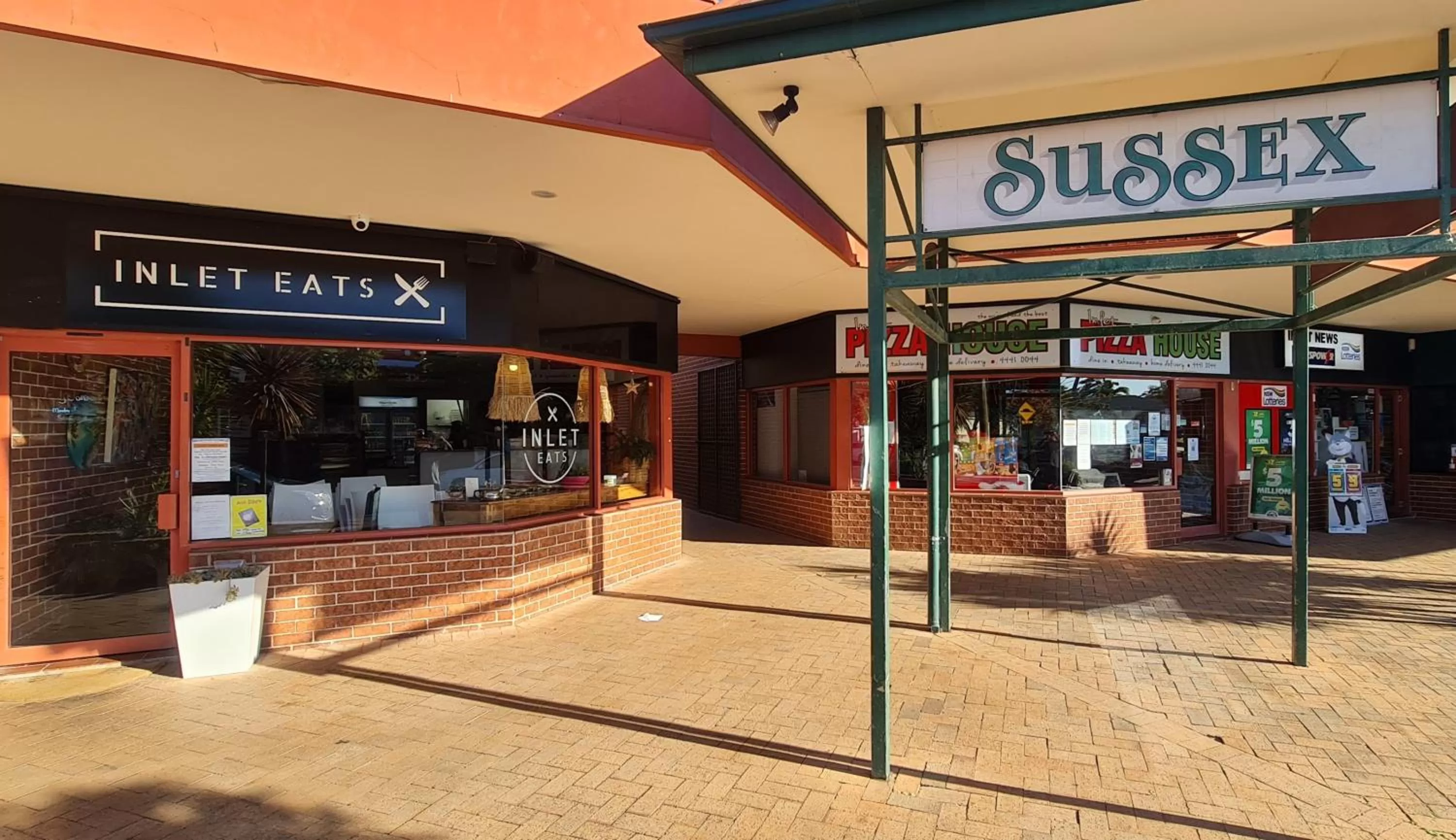 Restaurant/places to eat in The SIM - Sussex Inlet Motel