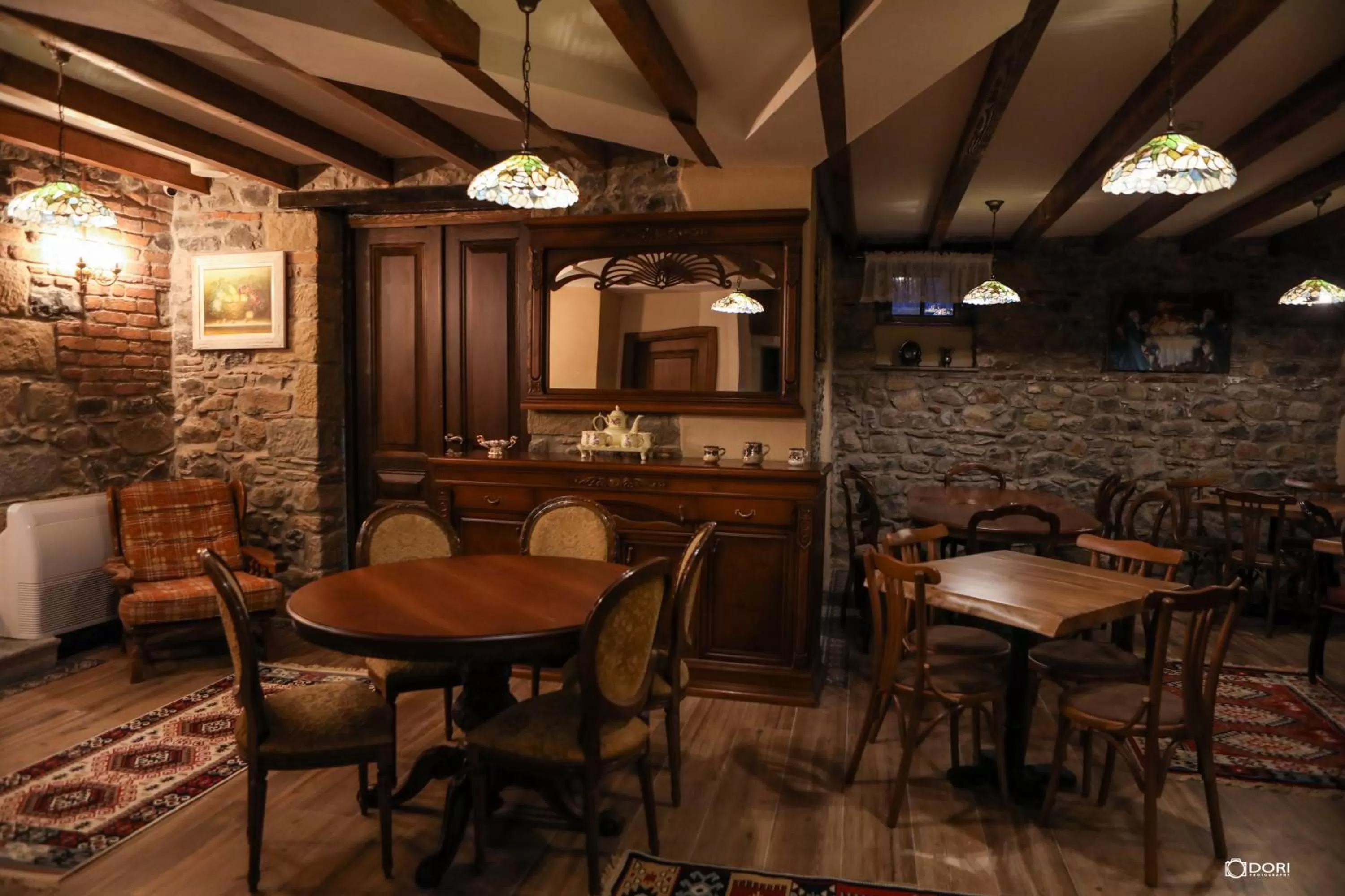 Restaurant/places to eat in Vila Sonnet