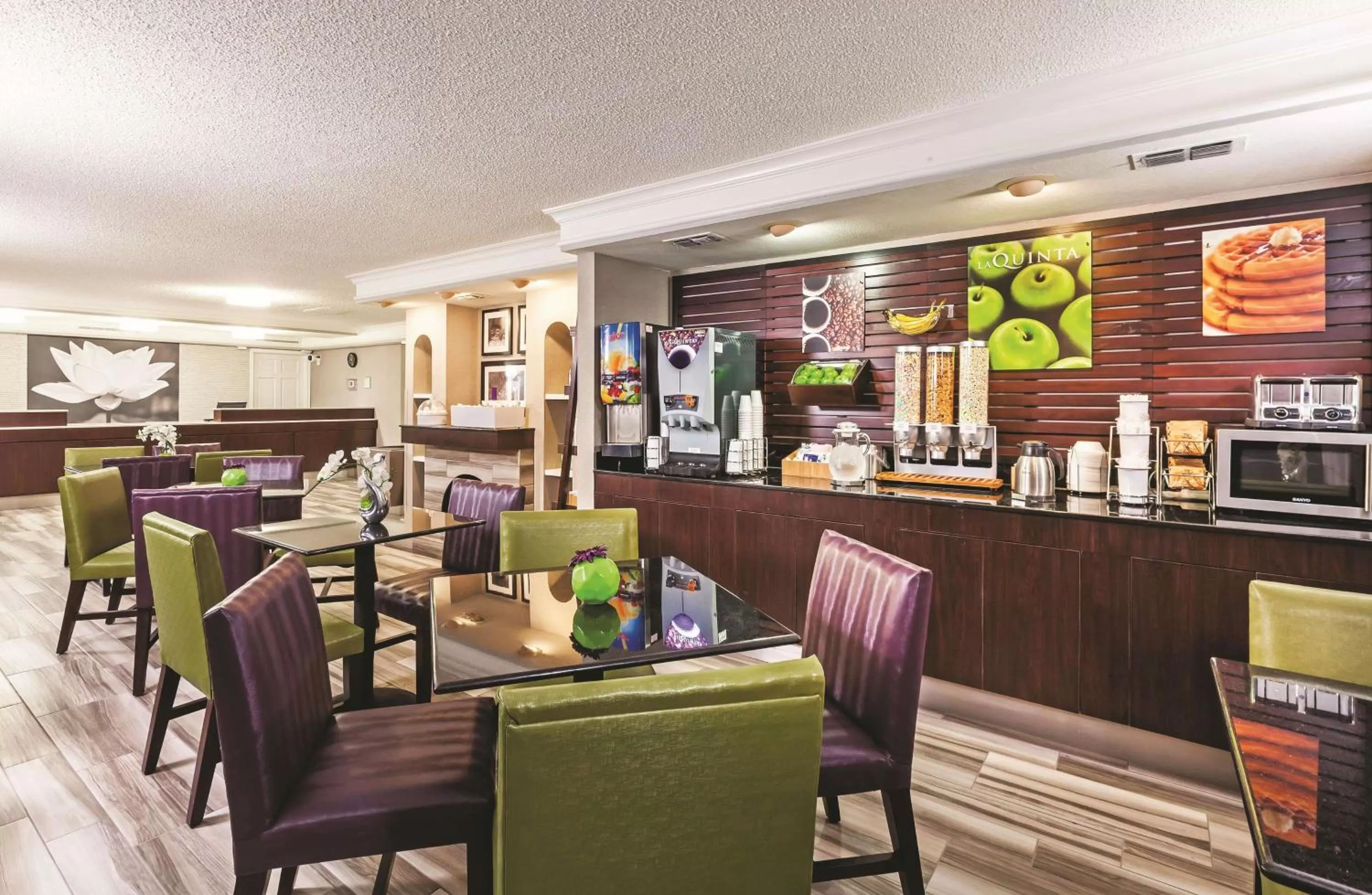 Restaurant/places to eat in La Quinta Inn by Wyndham Odessa