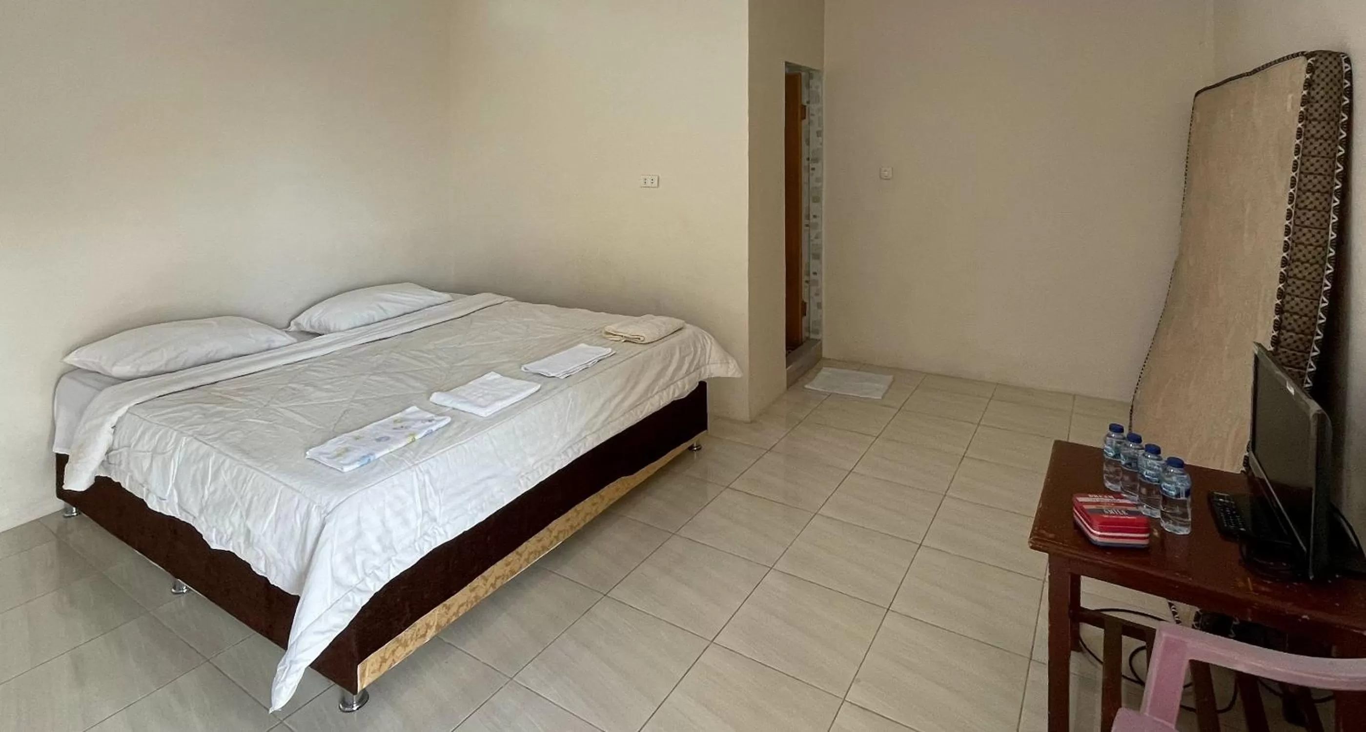 Bed in Valencia Homestay Redpartner