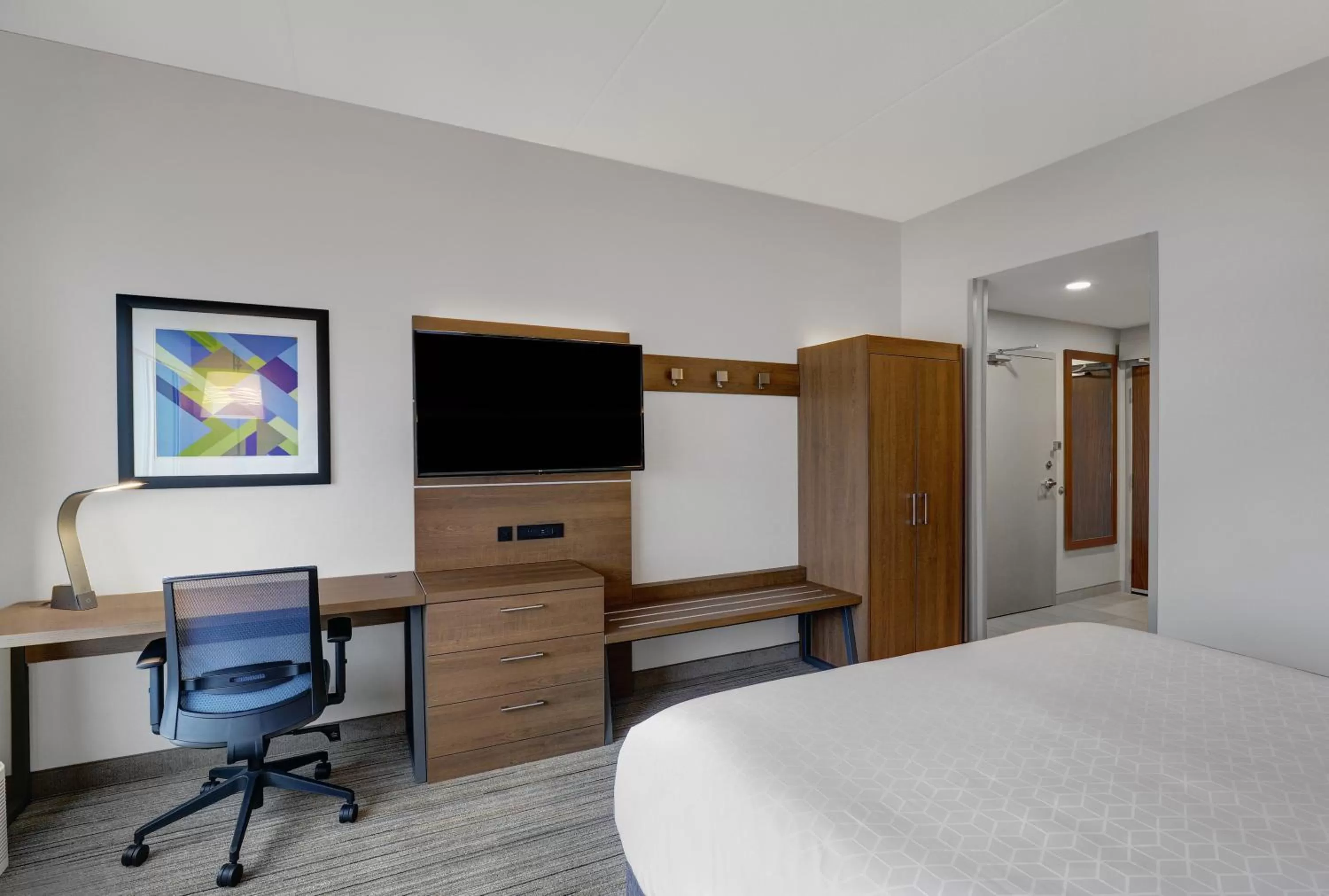 Photo of the whole room, Bed in Holiday Inn Express & Suites - Collingwood