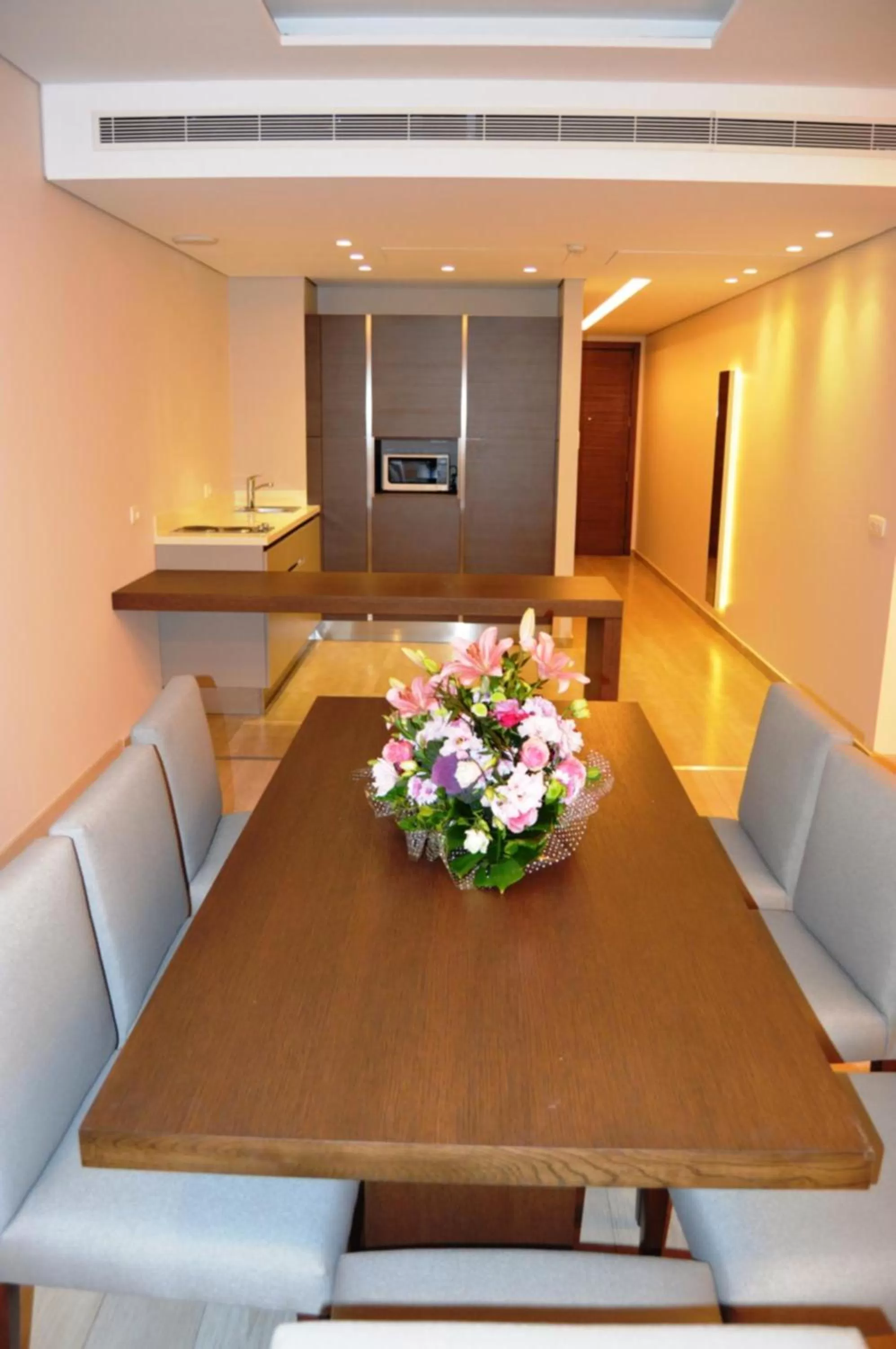 Kitchen or kitchenette in Country Lodge Hotel & Resort Beirut