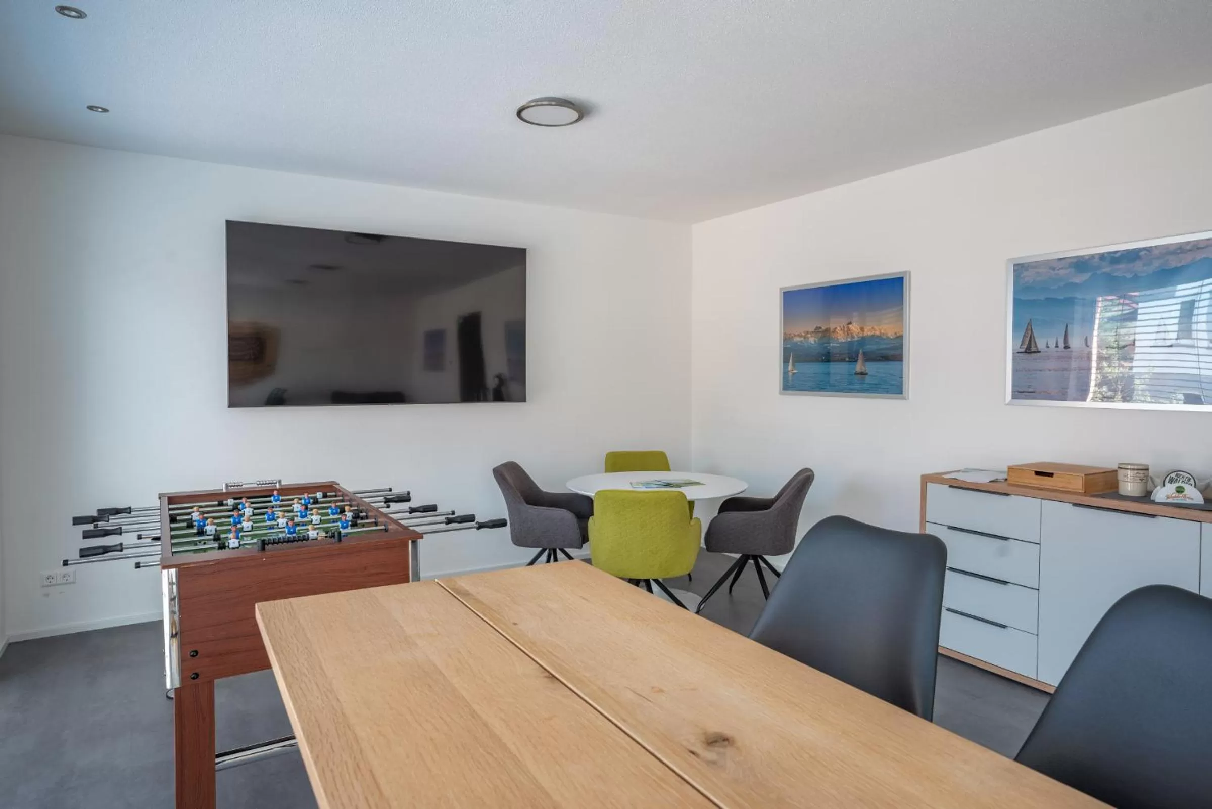 Communal lounge/ TV room, Dining Area in Gasthof Hosbein