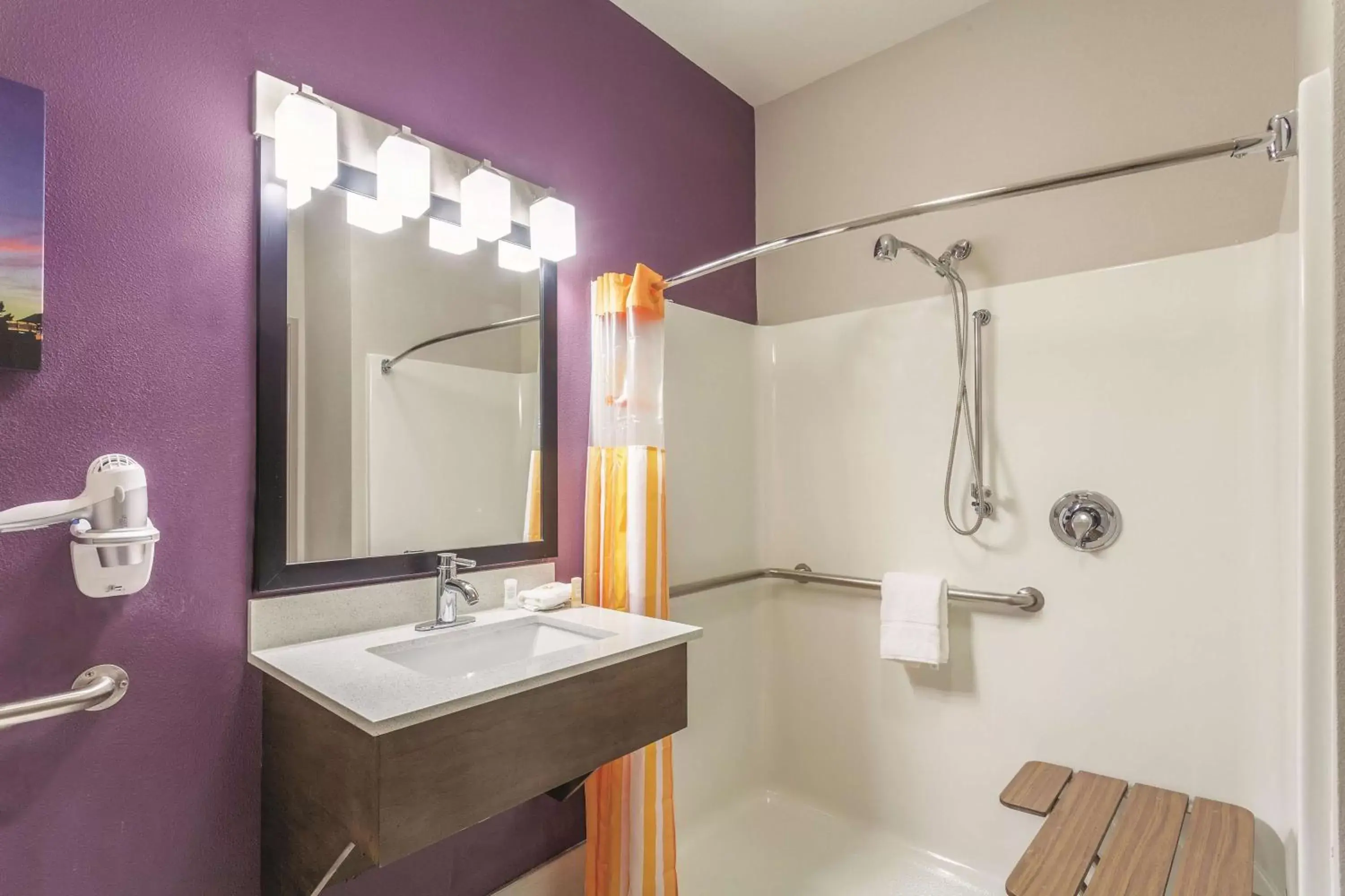 Queen Room with Two Queen Beds and Roll-In Shower - Mobility/Hearing Impaired Accessible/Non-Smoking in La Quinta by Wyndham Hopkinsville Queen Room with Two Queen Beds and Roll-In Shower - Mobility/Hearing Impaired Accessible/Non-Smoking in La Quinta by Wyndham Hopkinsville