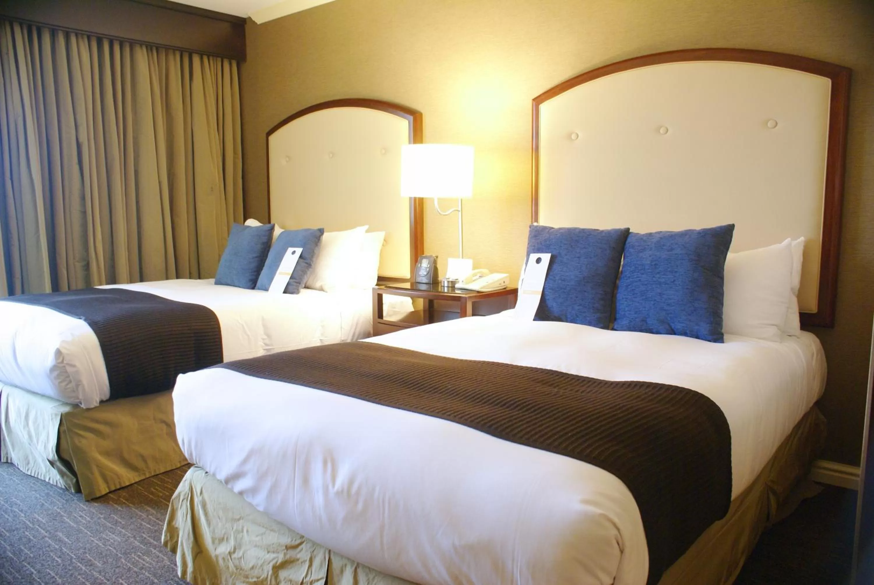 Bed in Wyndham Grand Pittsburgh