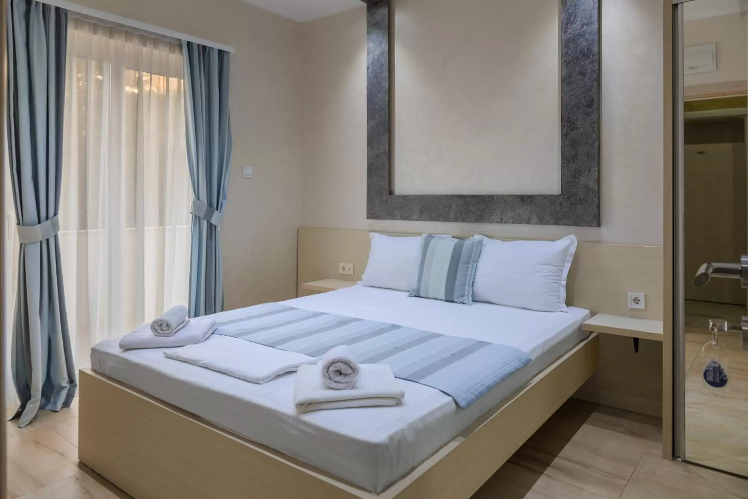 Comfort Double Room with Terrace in Hotel Maksim Comfort Double Room with Terrace in Hotel Maksim