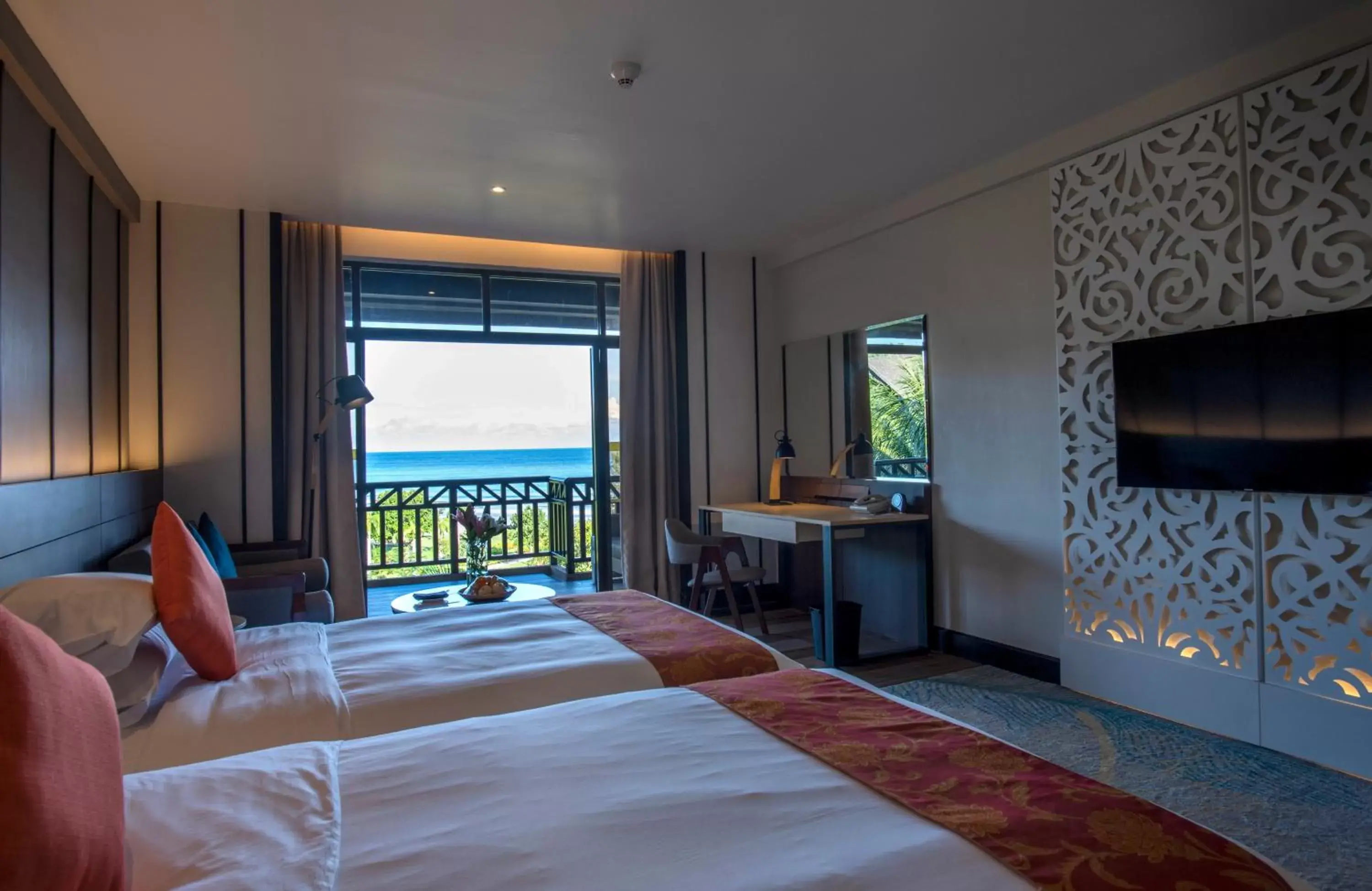 Ocean Premier Double or Twin Room in Nexus Resort & Spa Karambunai Ocean Premier Double or Twin Room in Nexus Resort & Spa Karambunai