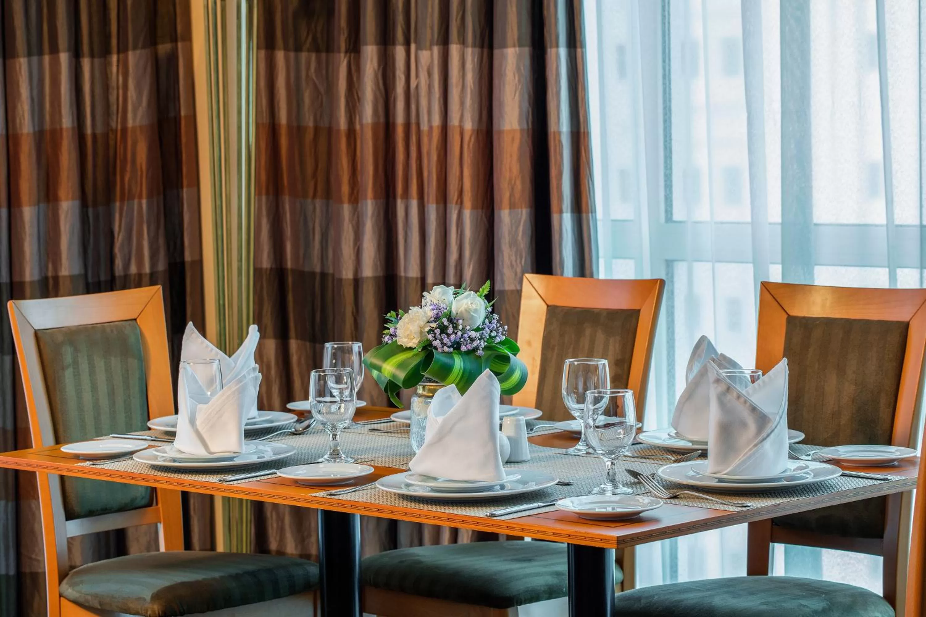 Dining area in Gulf Court Hotel