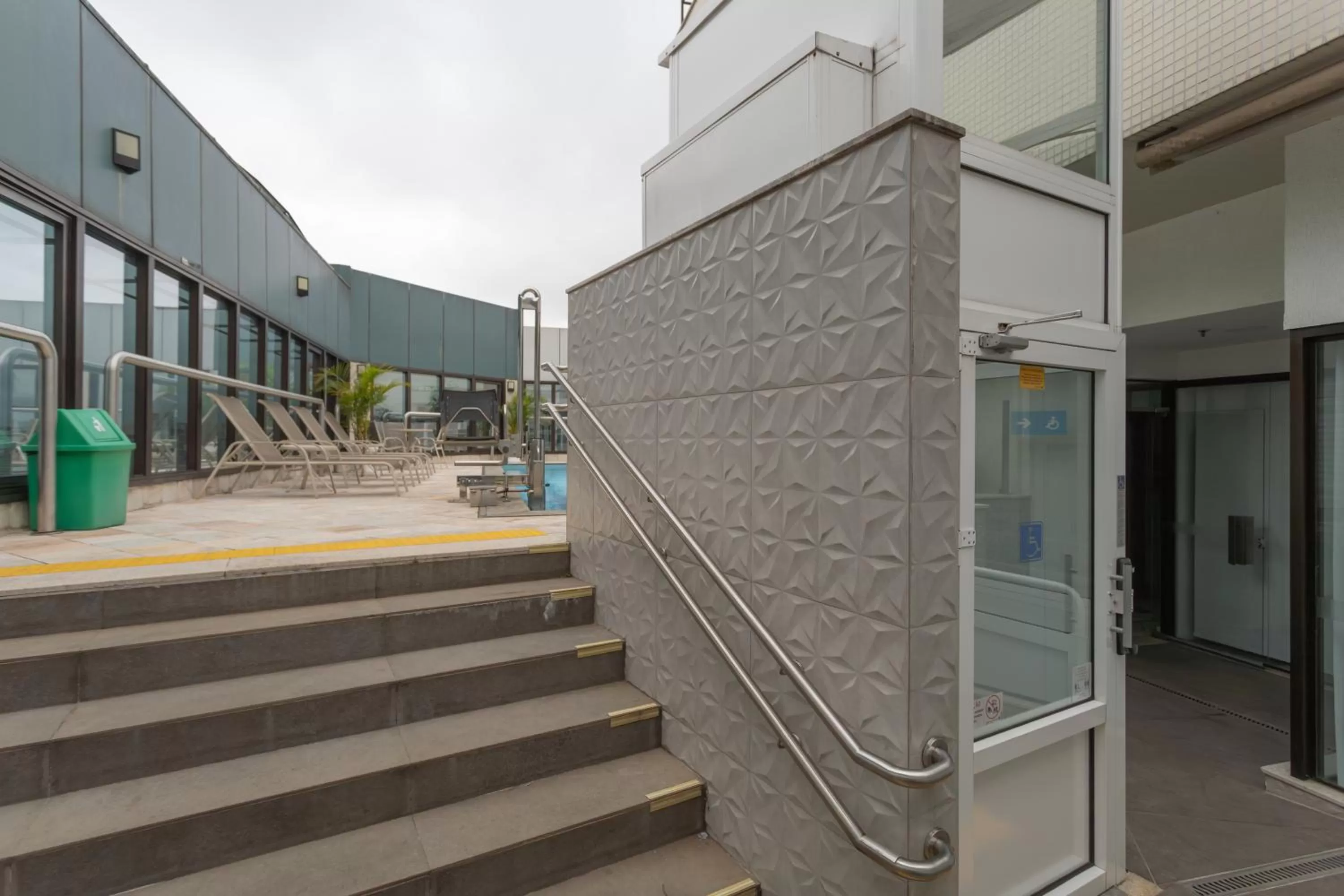 Swimming pool in Green Place Ibirapuera