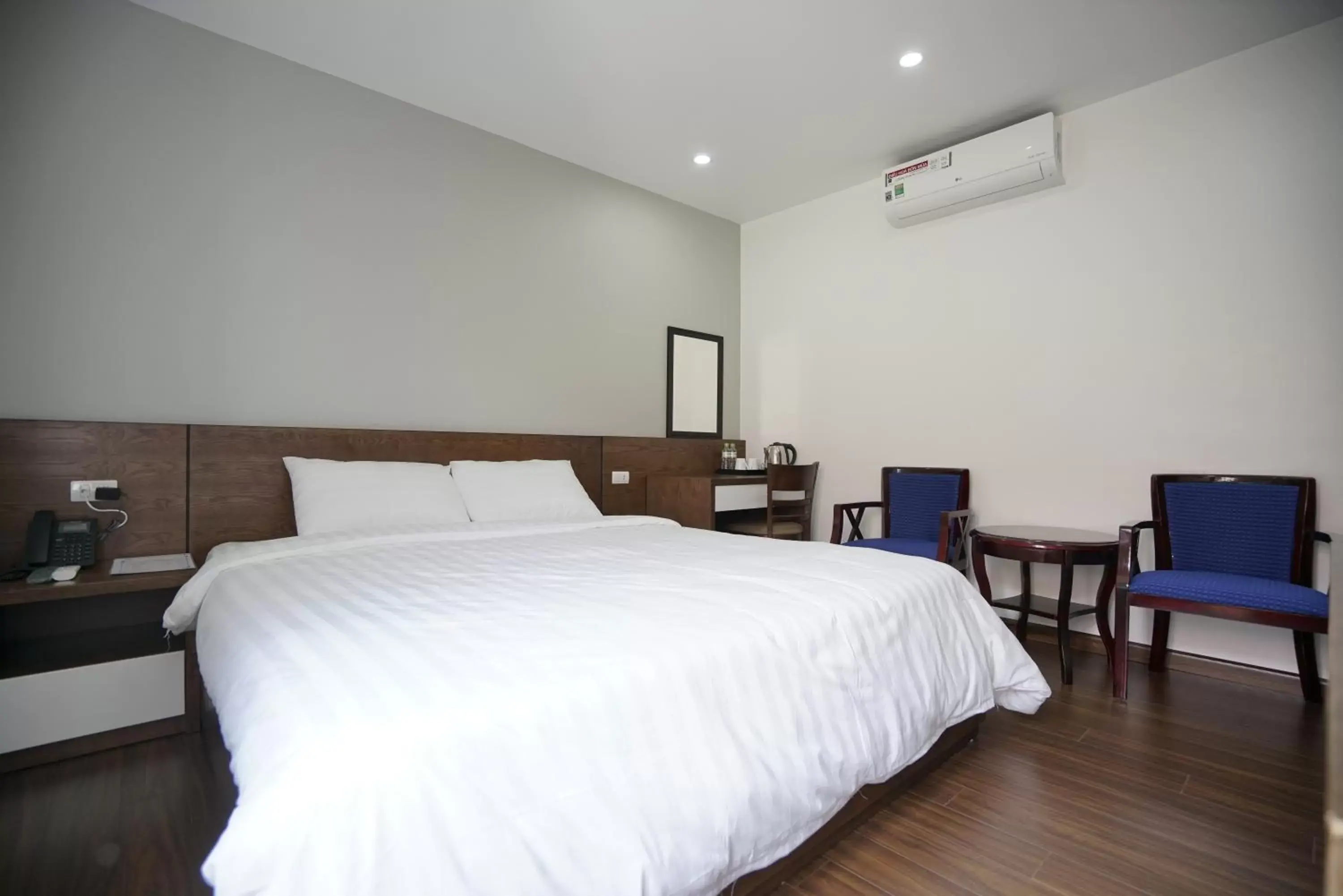 Double Room with Private Bathroom in LEX HOTEL Double Room with Private Bathroom in LEX HOTEL