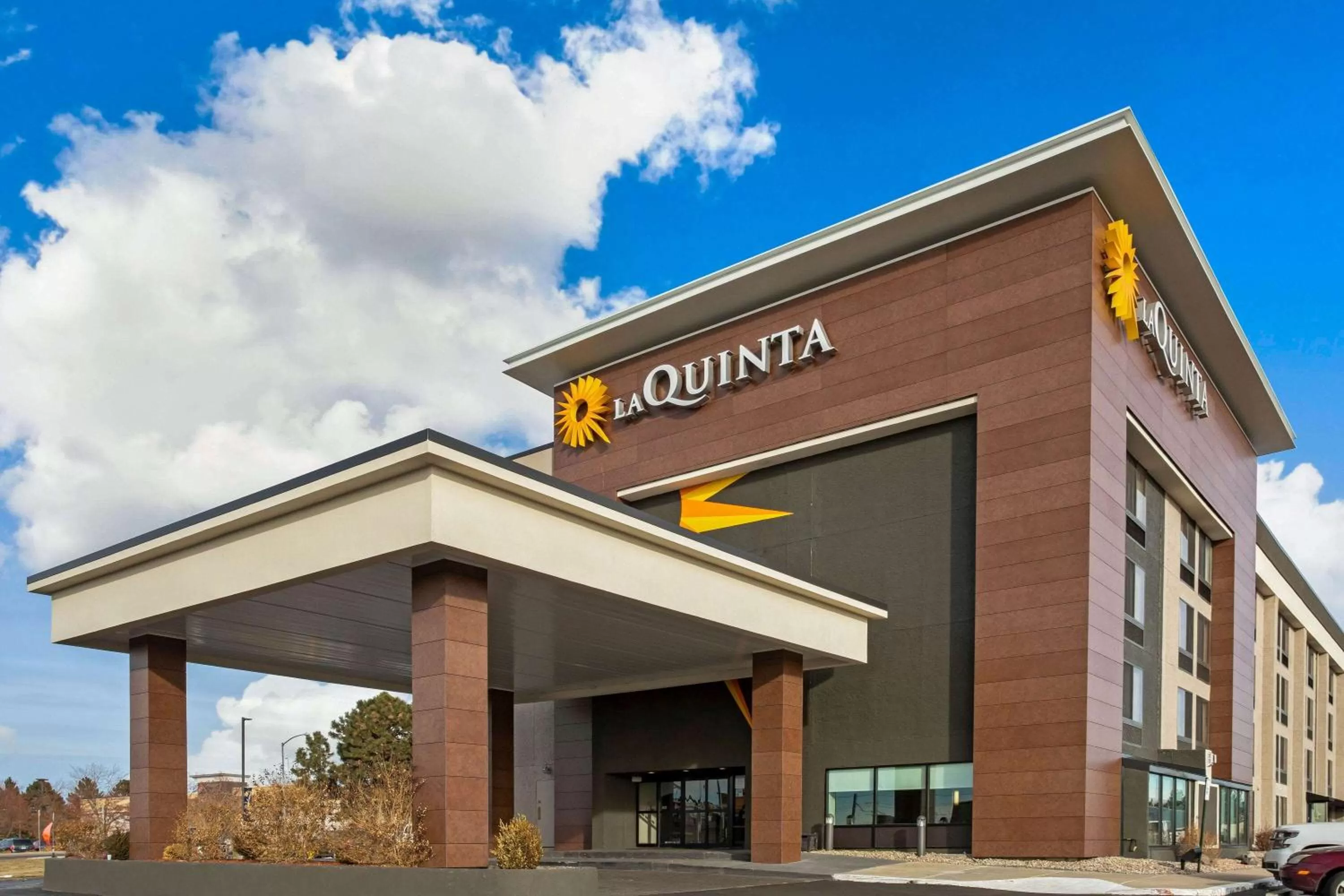 Property building in La Quinta Inn & Suites by Wyndham Denver Aurora Medical