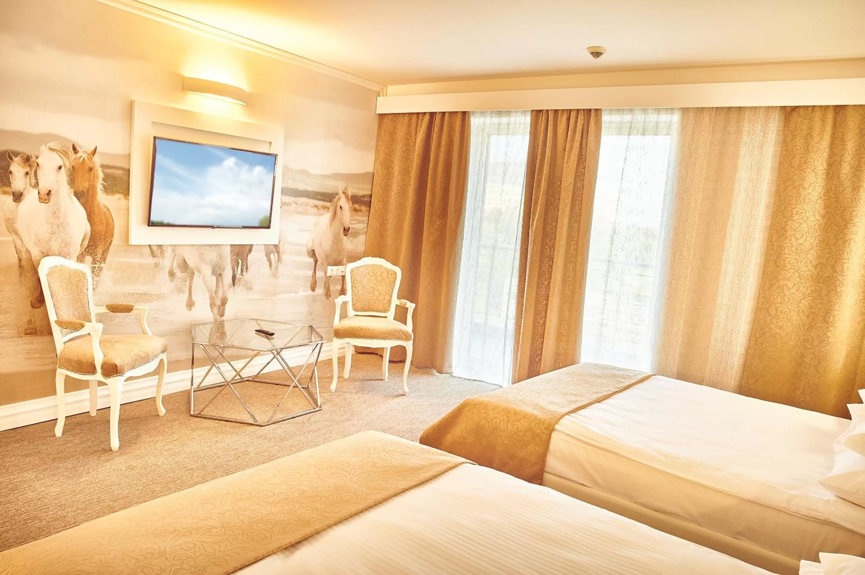 Bedroom, Bed in Continental Forum Bucuresti Palatul Parlamentului