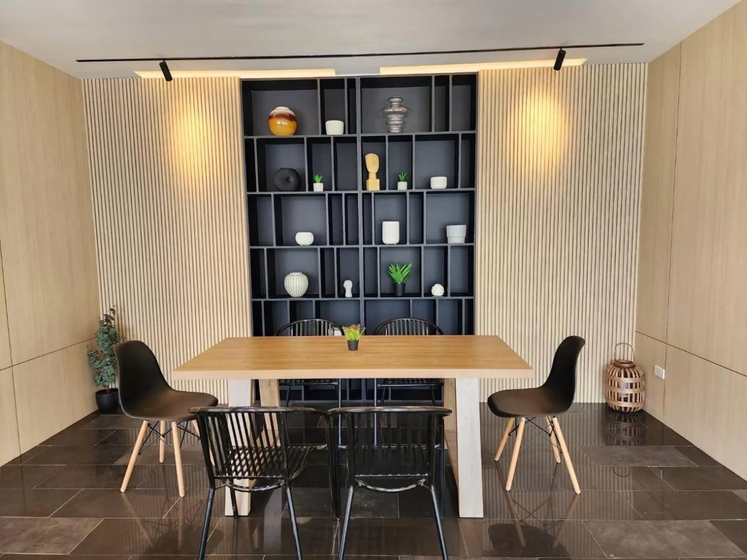 Lobby or reception in Leenova Hotel