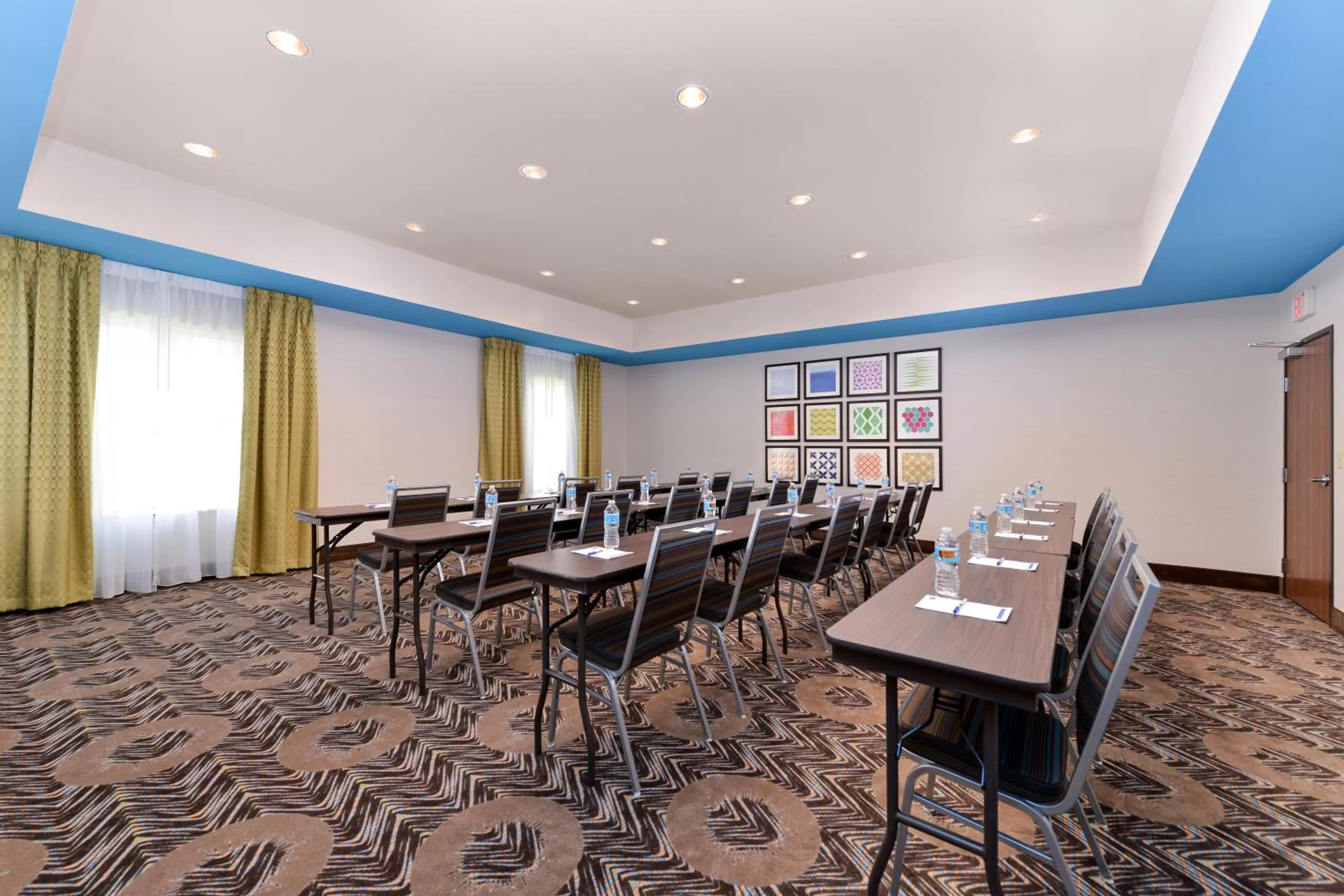 Meeting/conference room in Holiday Inn Express Tomball by IHG