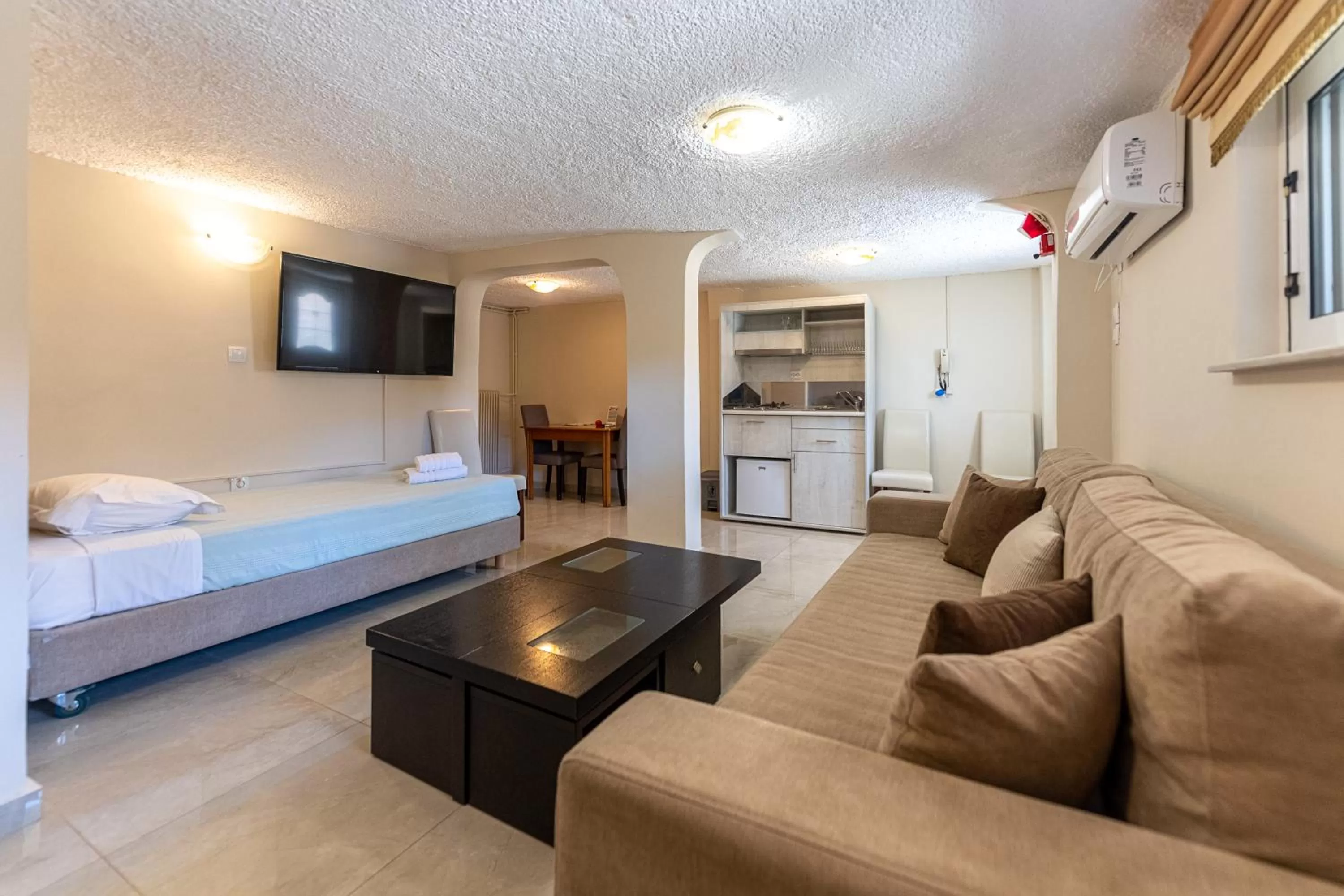 Bed in Apartments Tina FREE transfer from-to the airport