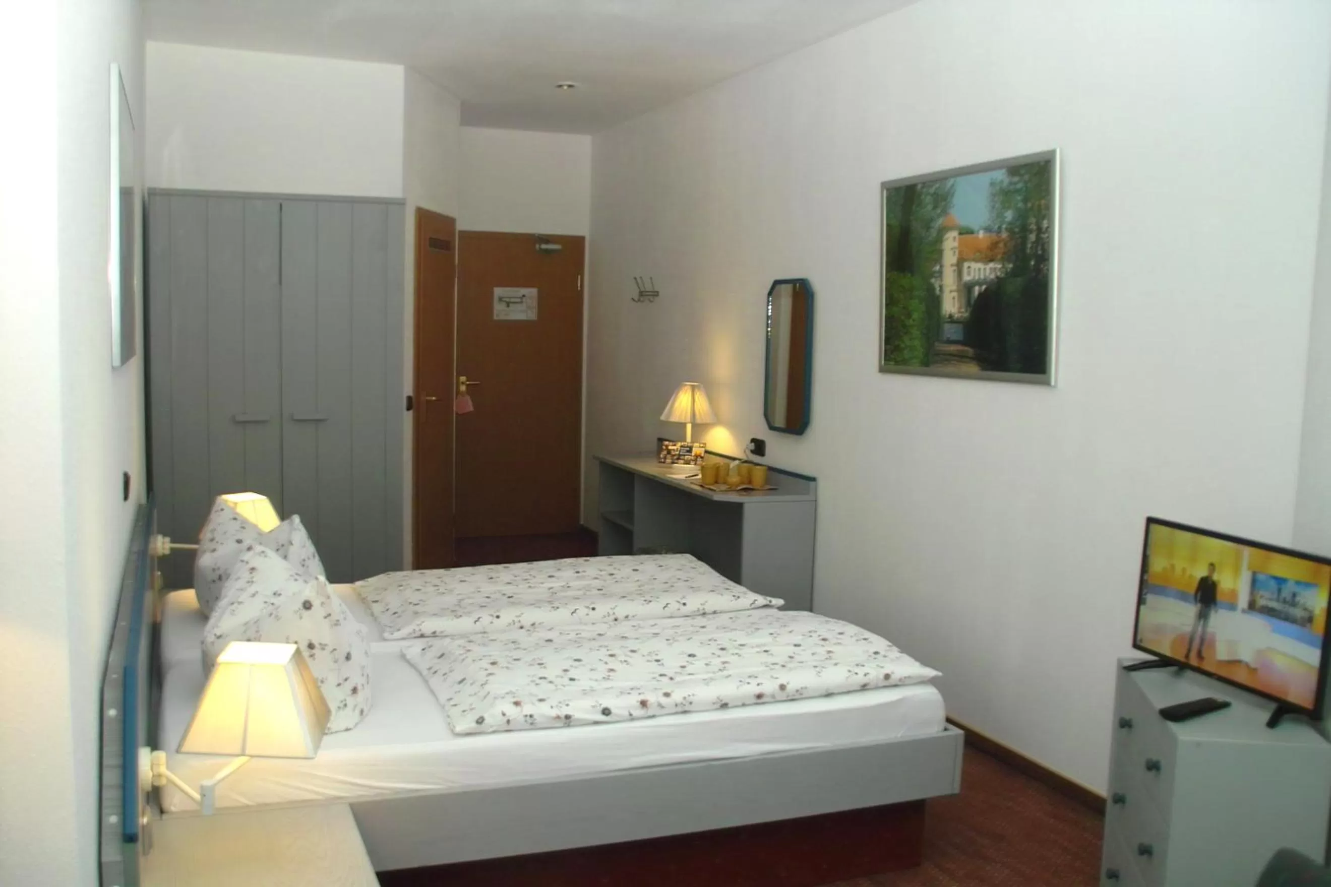 Photo of the whole room, Bed in Keramik Hotel Rheinsberg