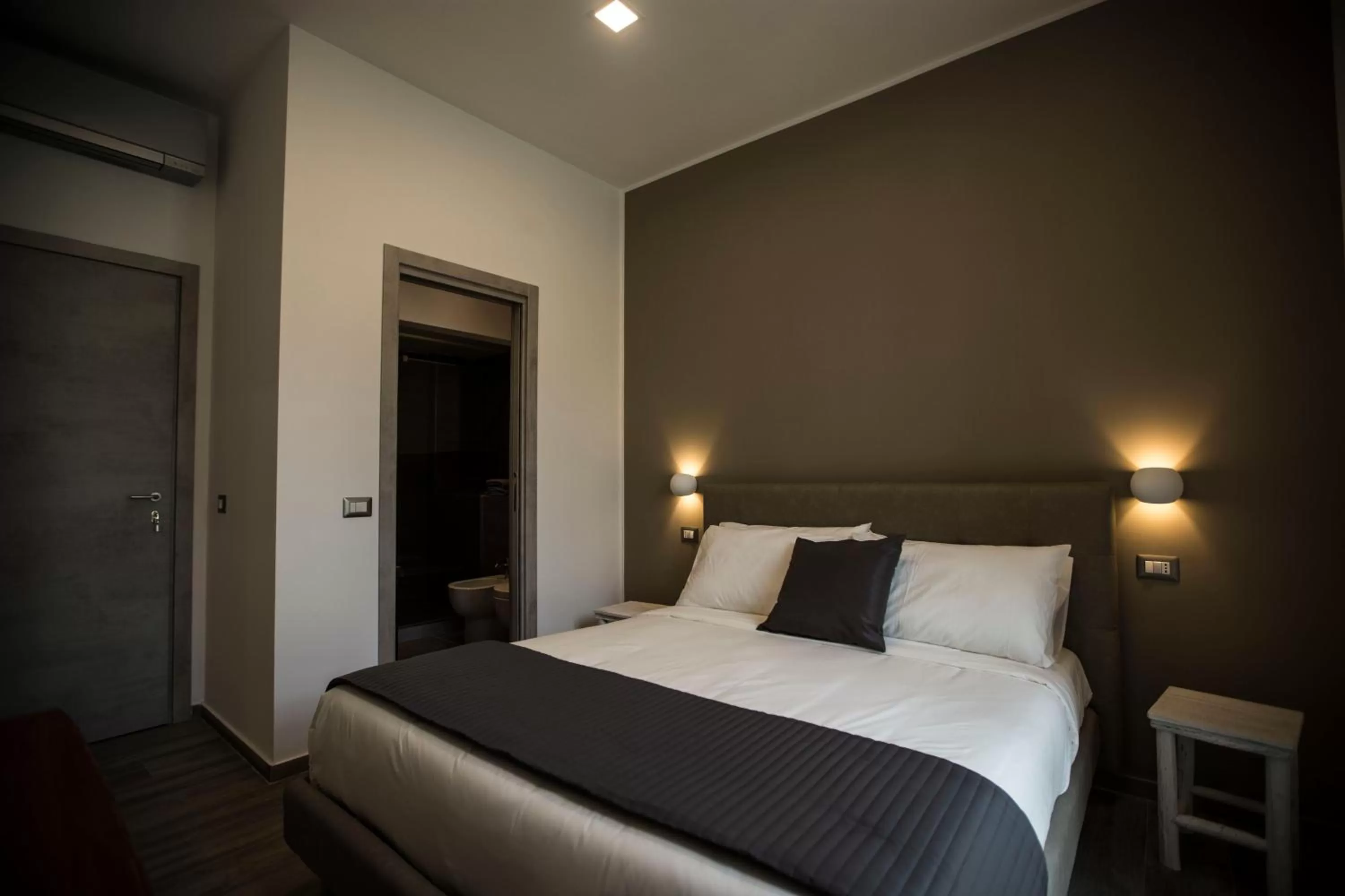 Bedroom, Bed in GB Central Station Napoli