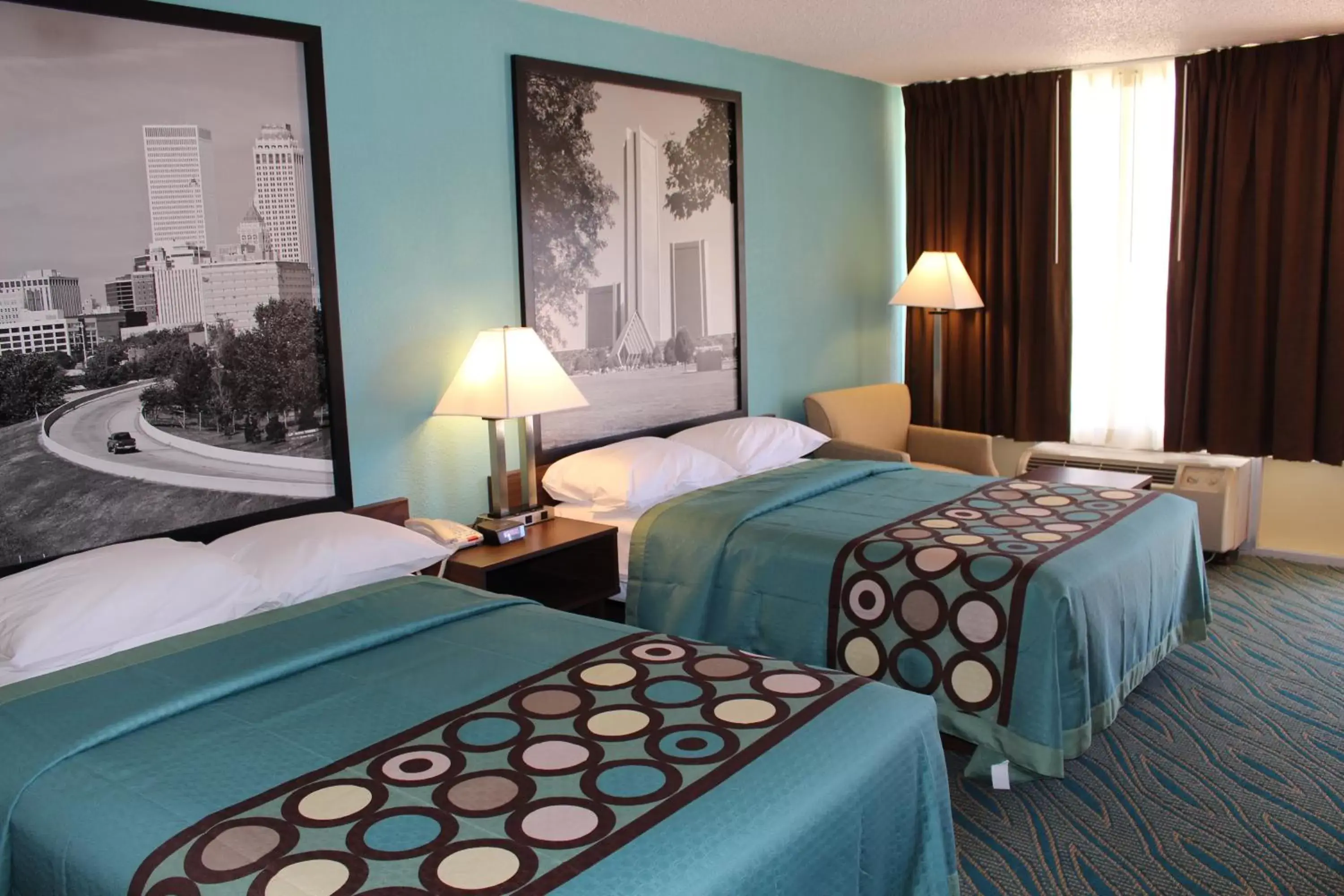 Double Room with Two Double Beds - Smoking in Super 8 by Wyndham Duncan Double Room with Two Double Beds - Smoking in Super 8 by Wyndham Duncan