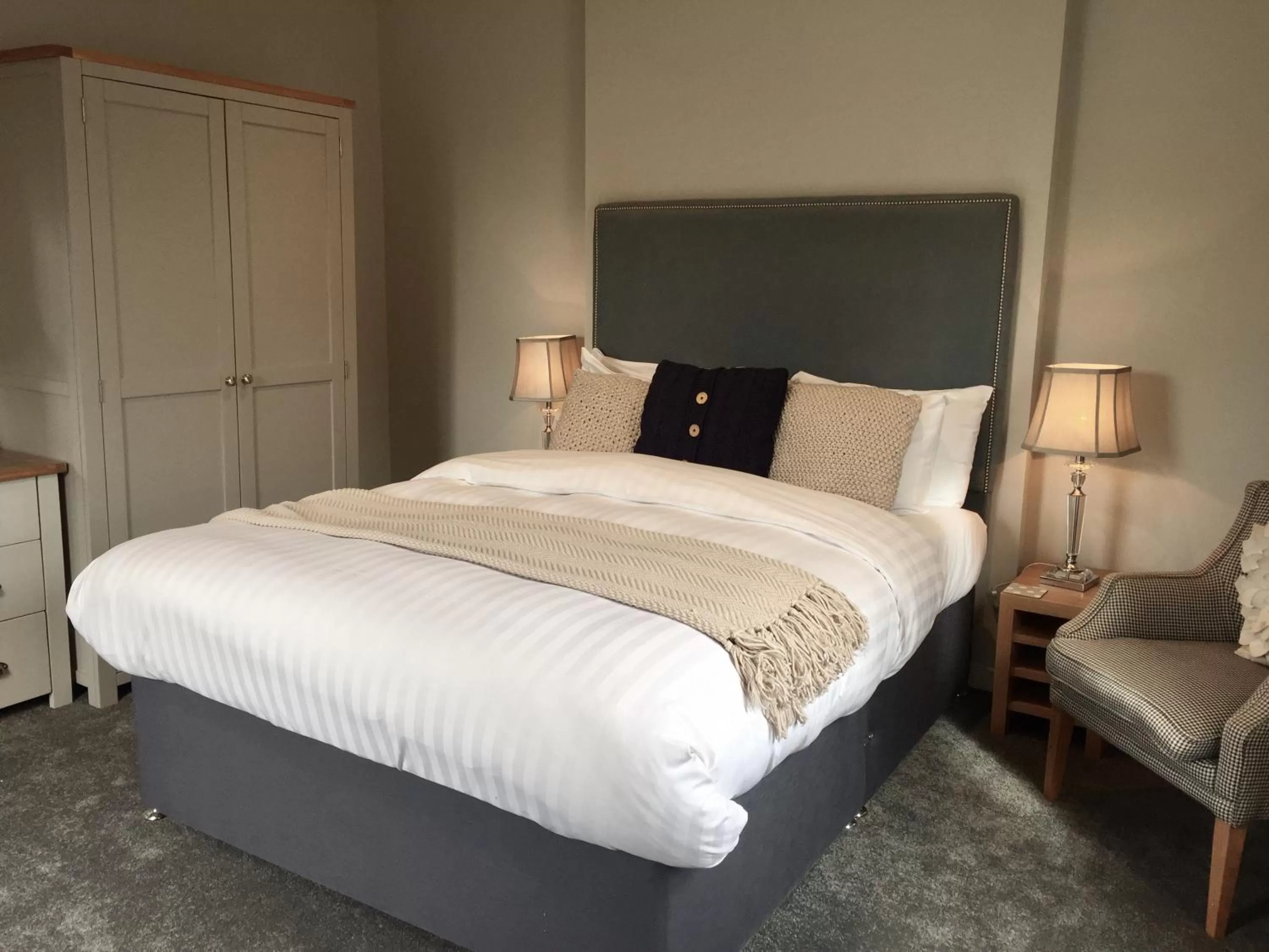 Bed in Castle Hotel & Apartments