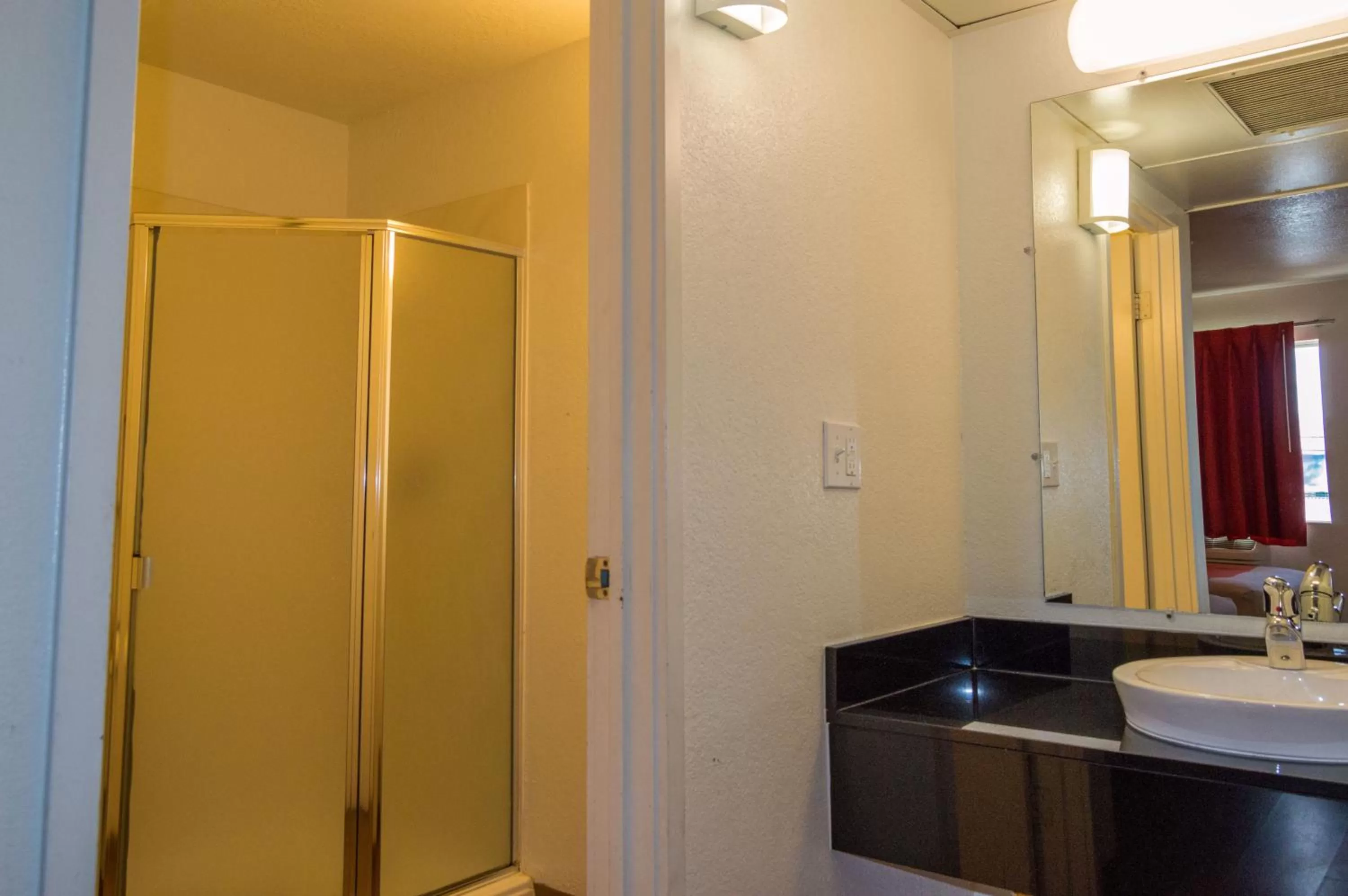 Bathroom in Motel 6-Ardmore, OK