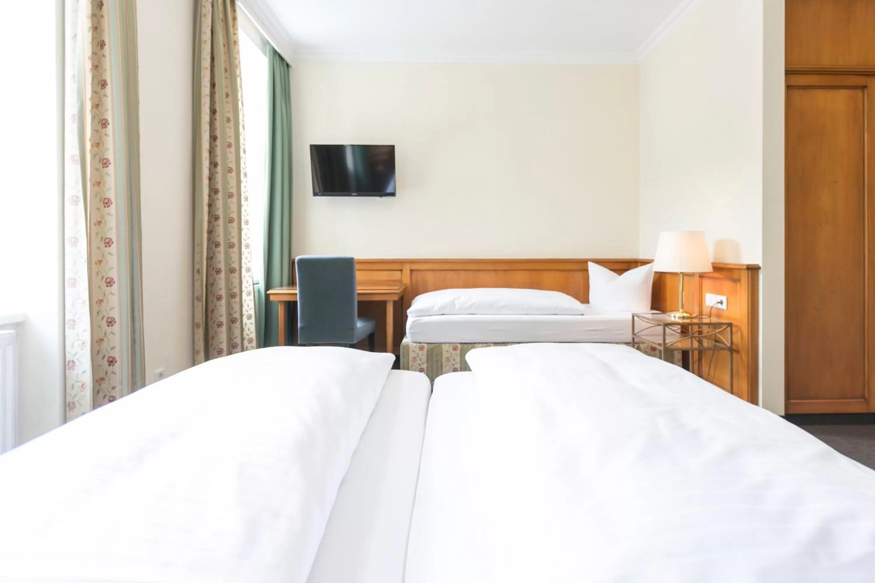 Photo of the whole room, Bed in Hotel Sailer