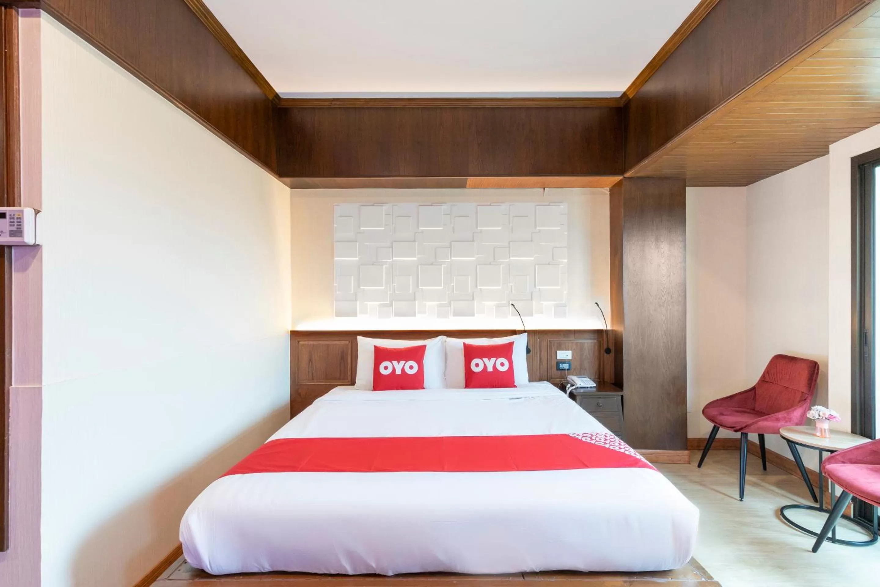 Photo of the whole room, Bed in OYO 635 Sira Boutique Hotel