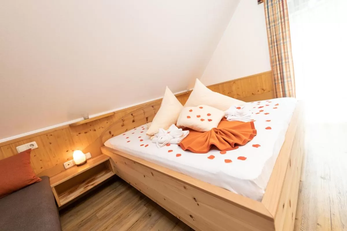 Photo of the whole room, Bed in Thermenhof PuchasPLUS Loipersdorf