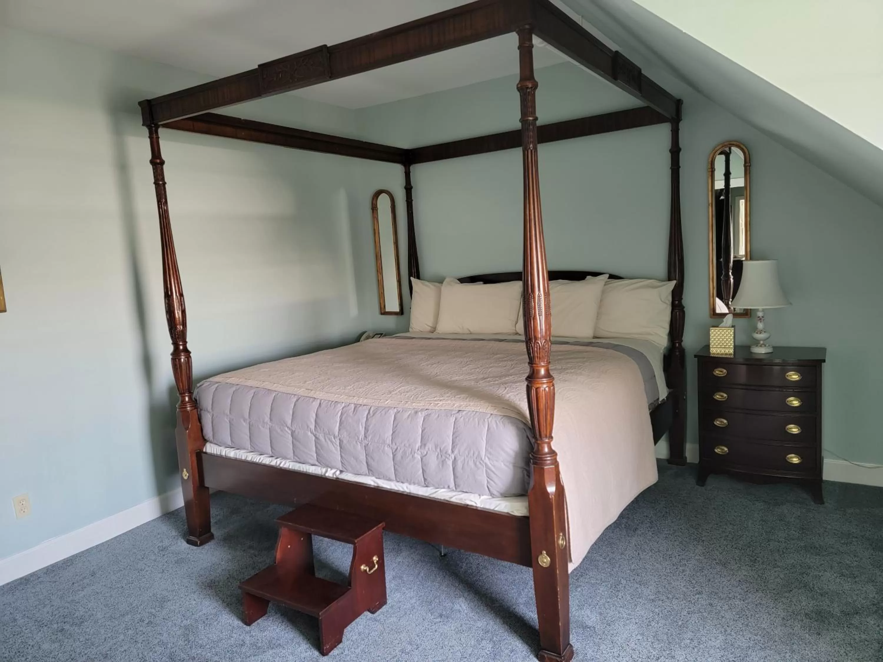 Bedroom, Bed in Lowell Inn