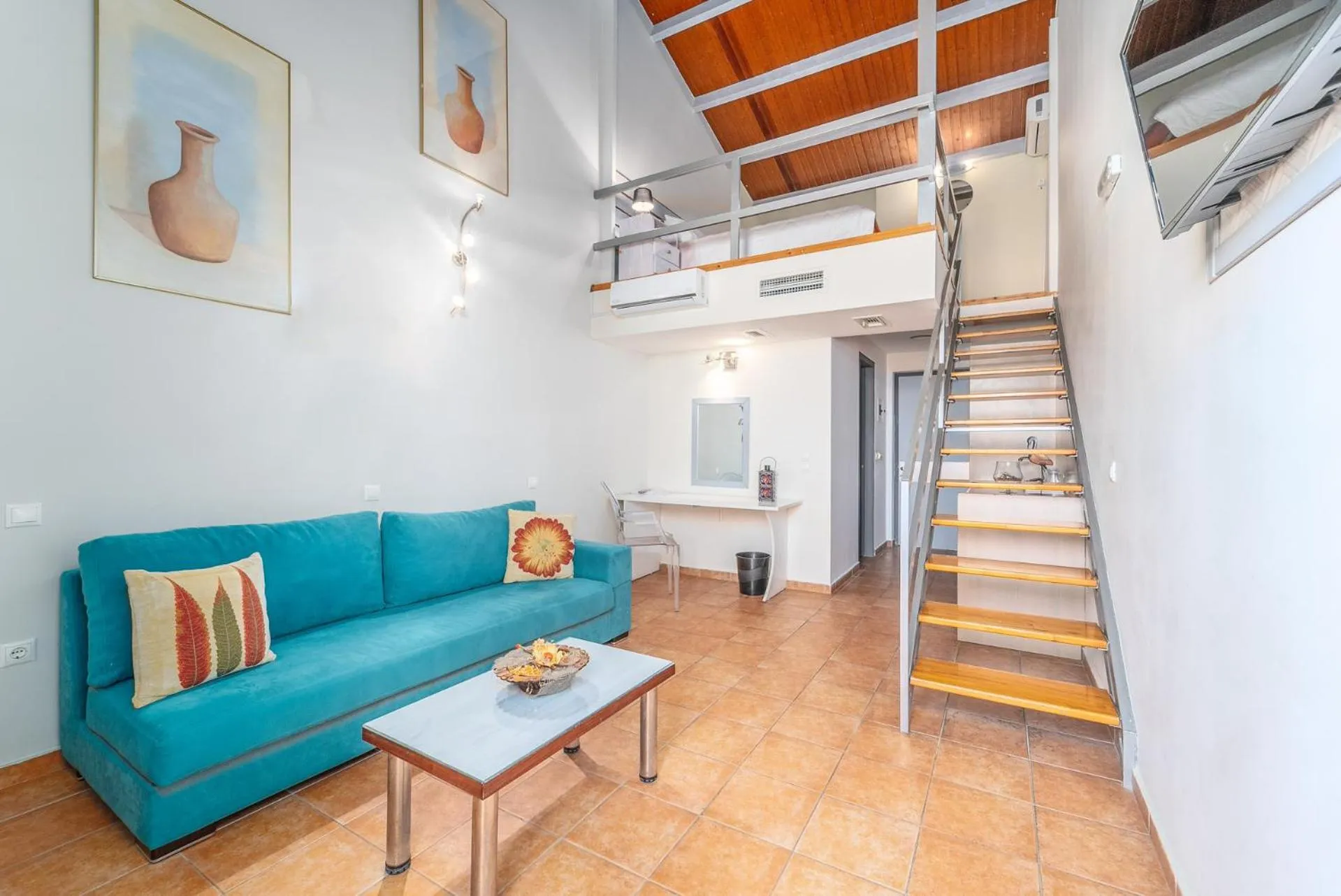 Living room in Ianos Hotel