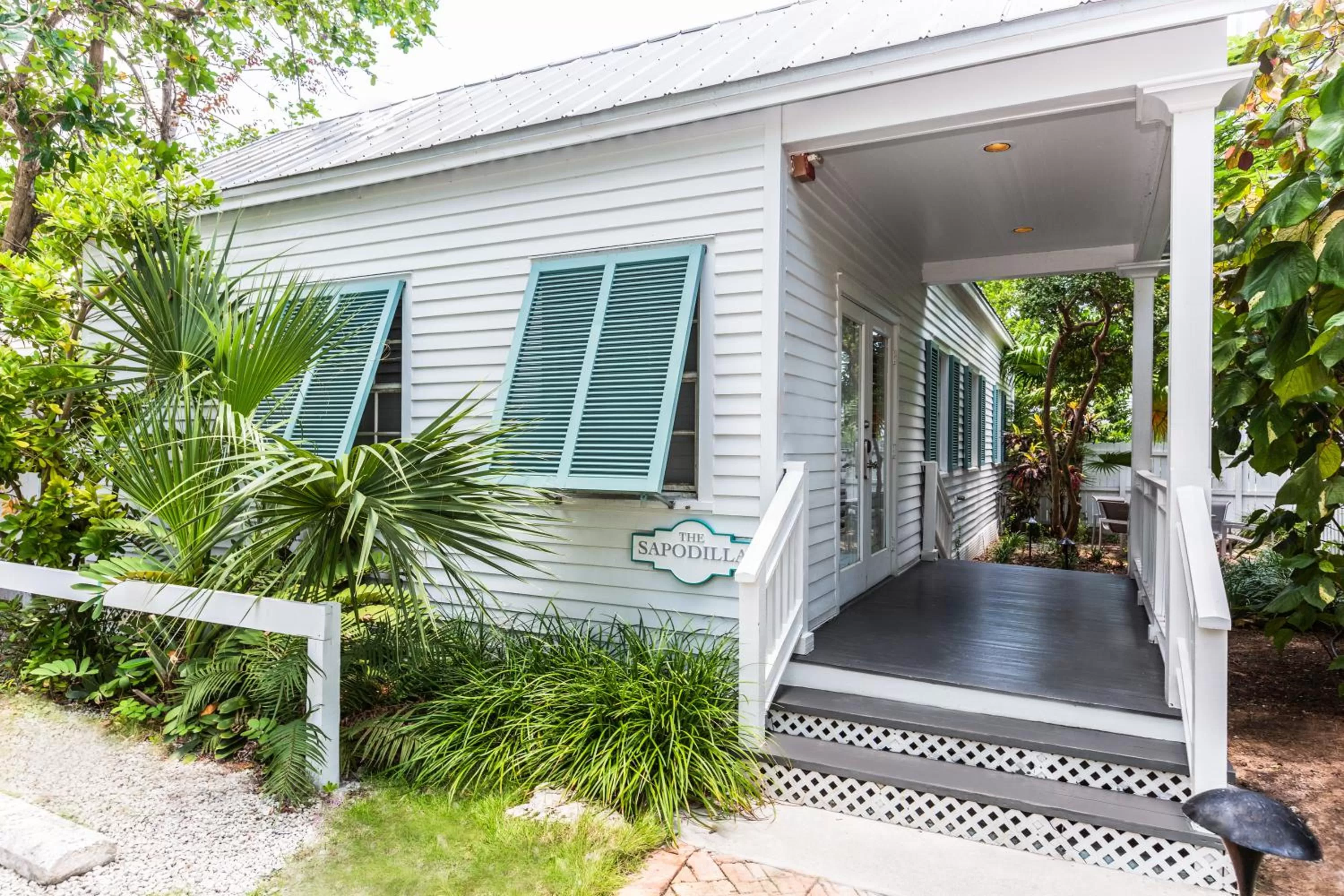 Patio in Paradise Inn - Adult Exclusive