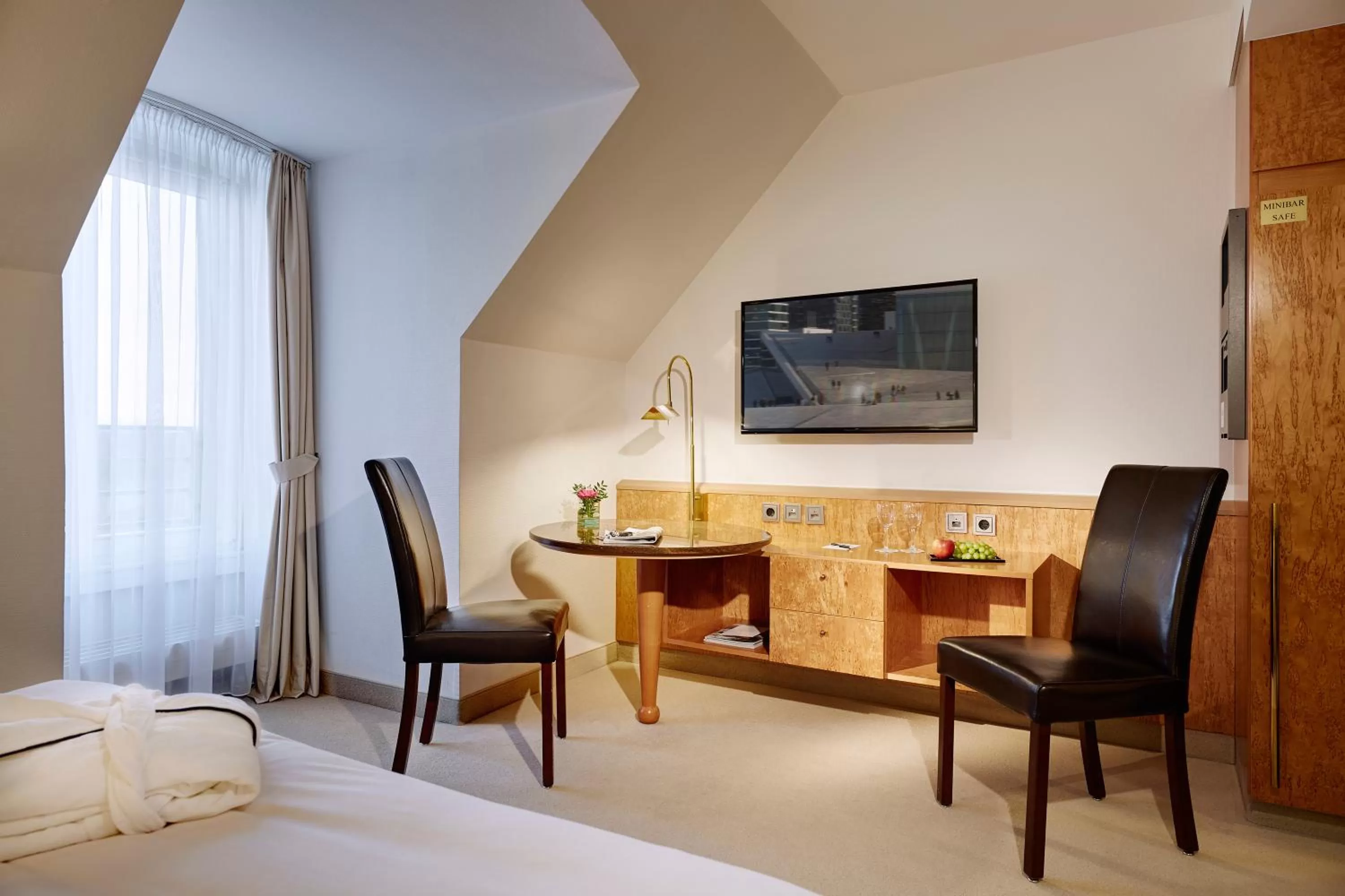 Photo of the whole room, Bed in Lindner Hotel Dusseldorf Airport, part of JdV by Hyatt