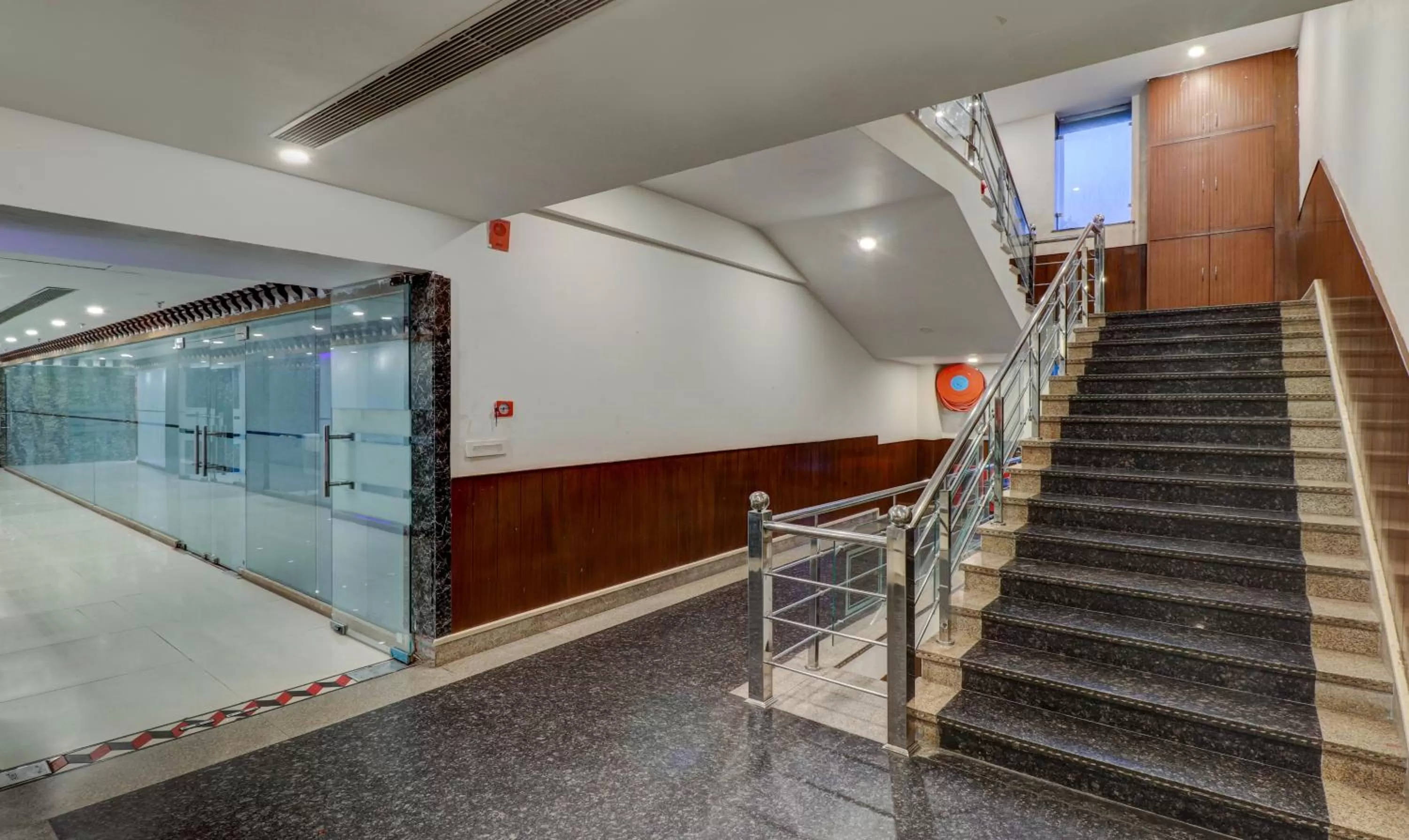 Lobby or reception in Treebo Premium Pearl Avenue Banquets And Lawn