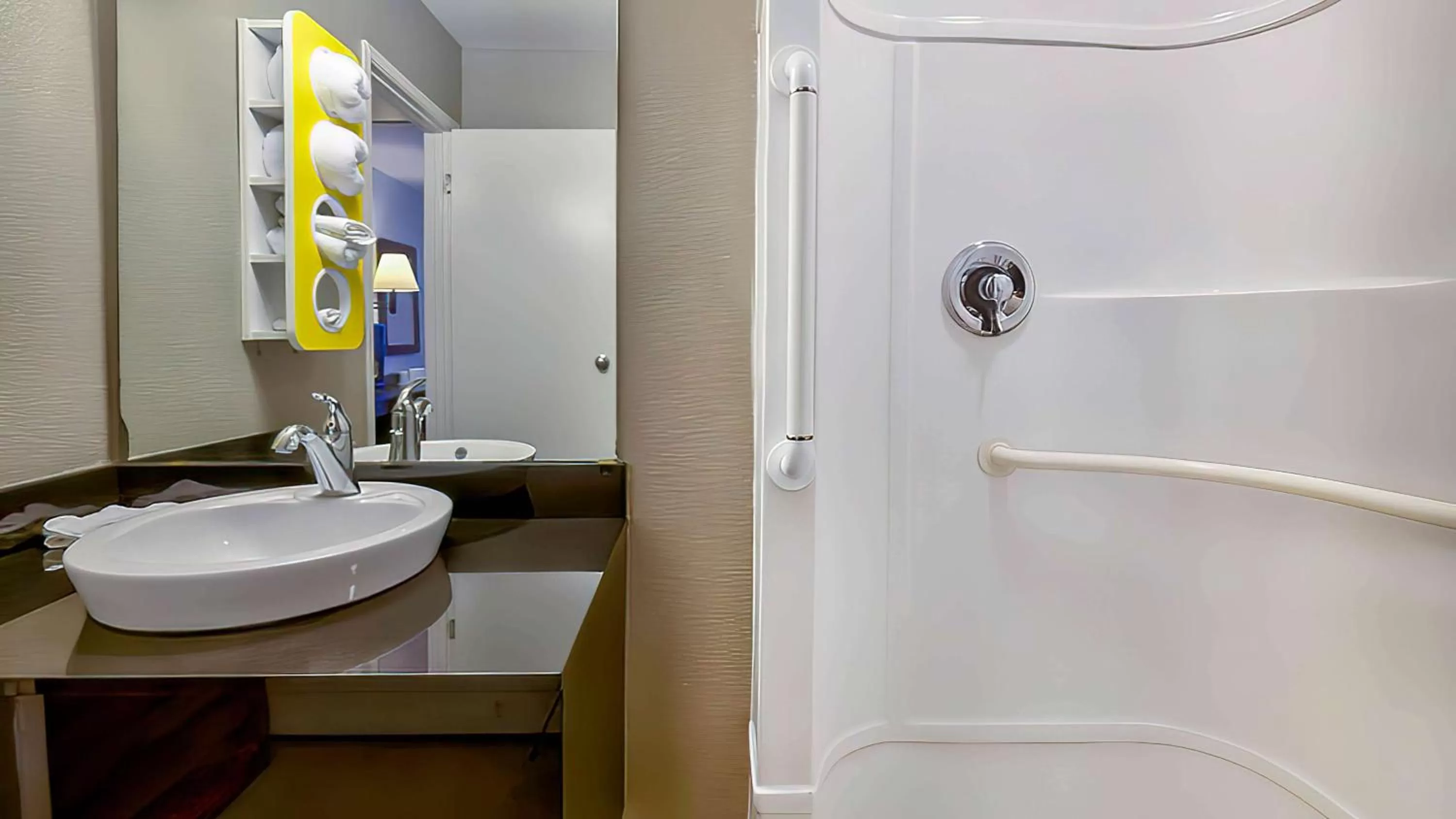 Bedroom in Motel 6-Tucumcari, NM