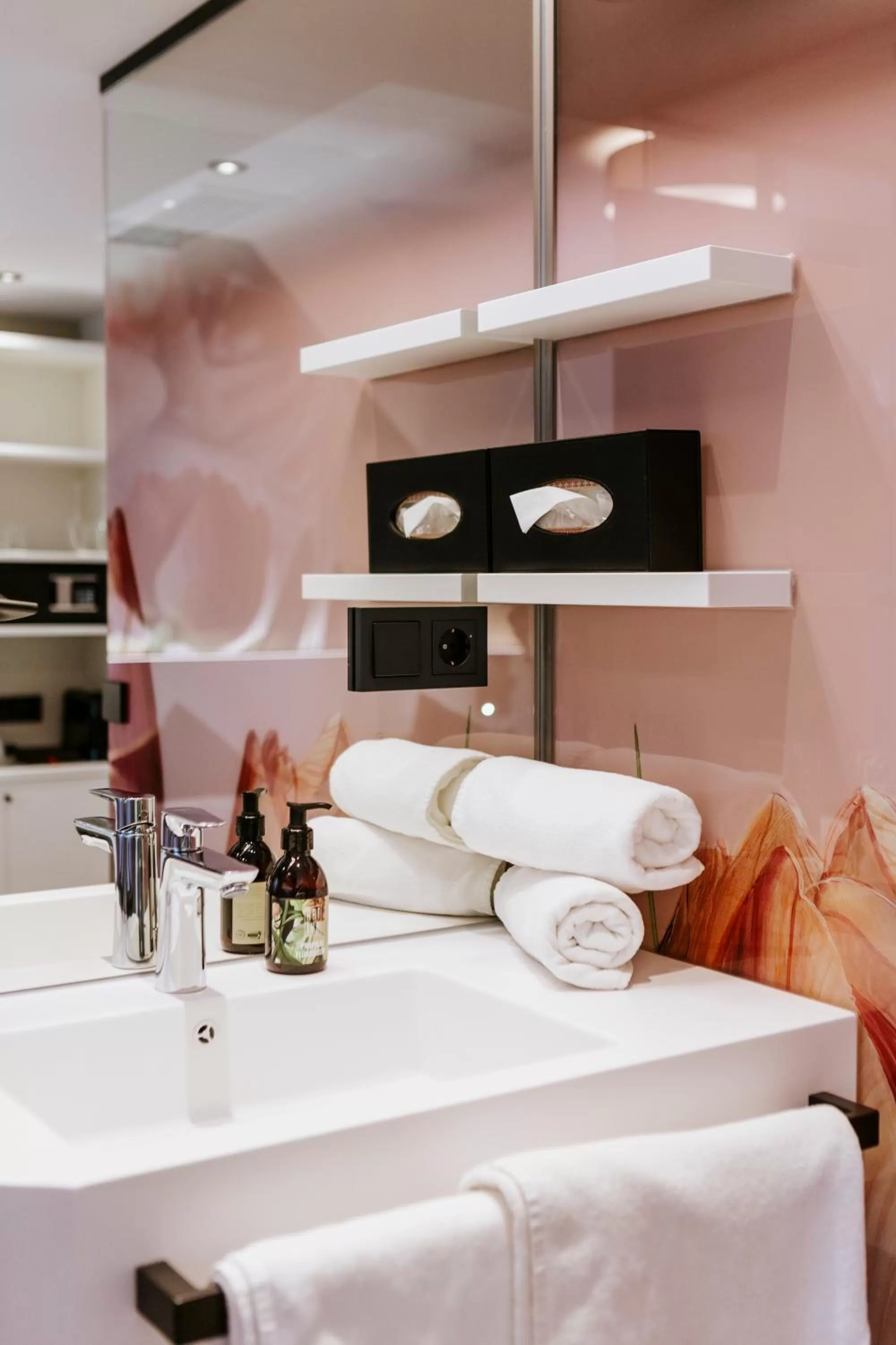 Bathroom in ART-INN Design Self-Check-in-Hotel