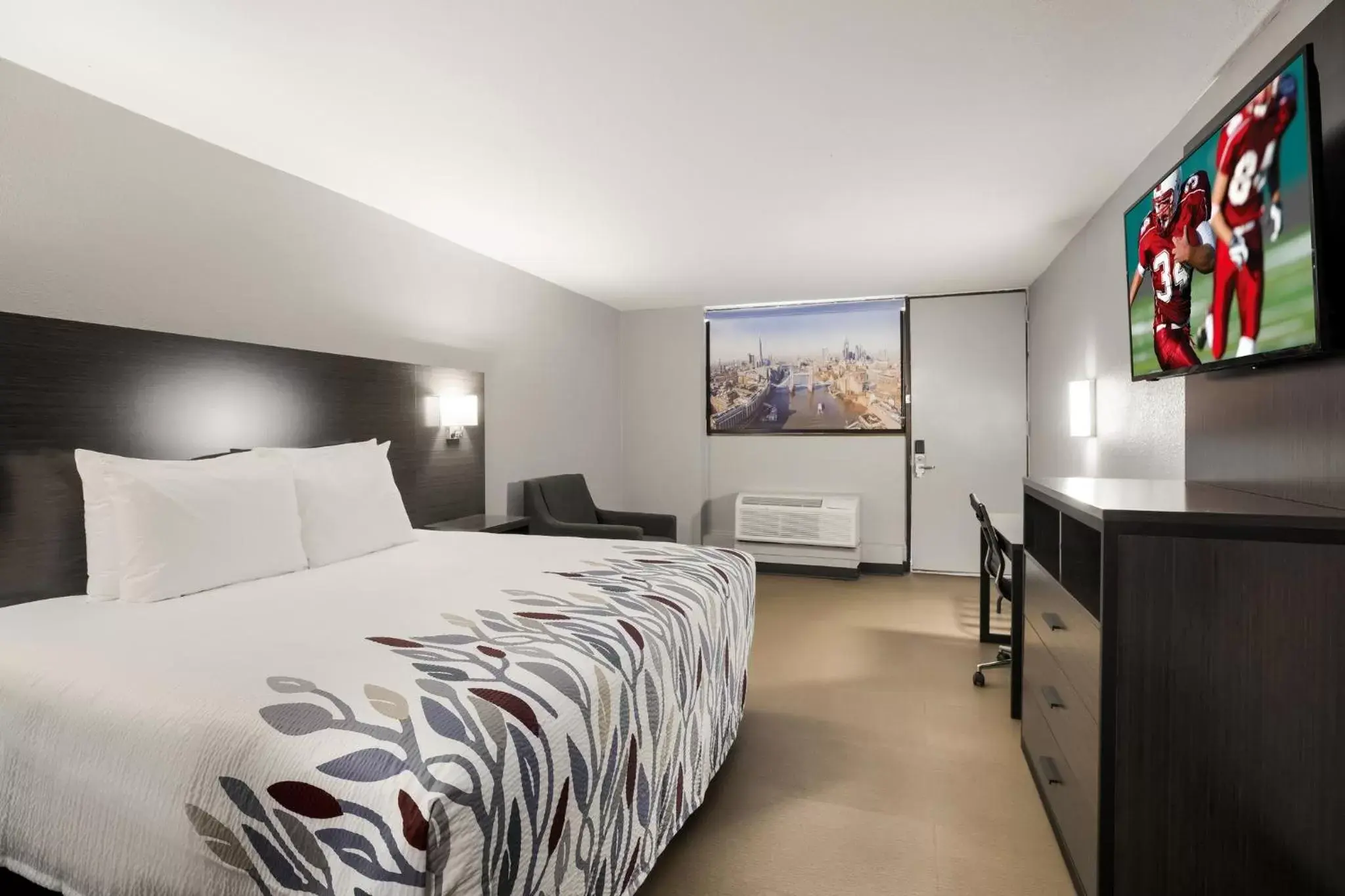 Superior King Room Non-Smoking in Red Roof Inn Alexandria, LA Superior King Room Non-Smoking in Red Roof Inn Alexandria, LA