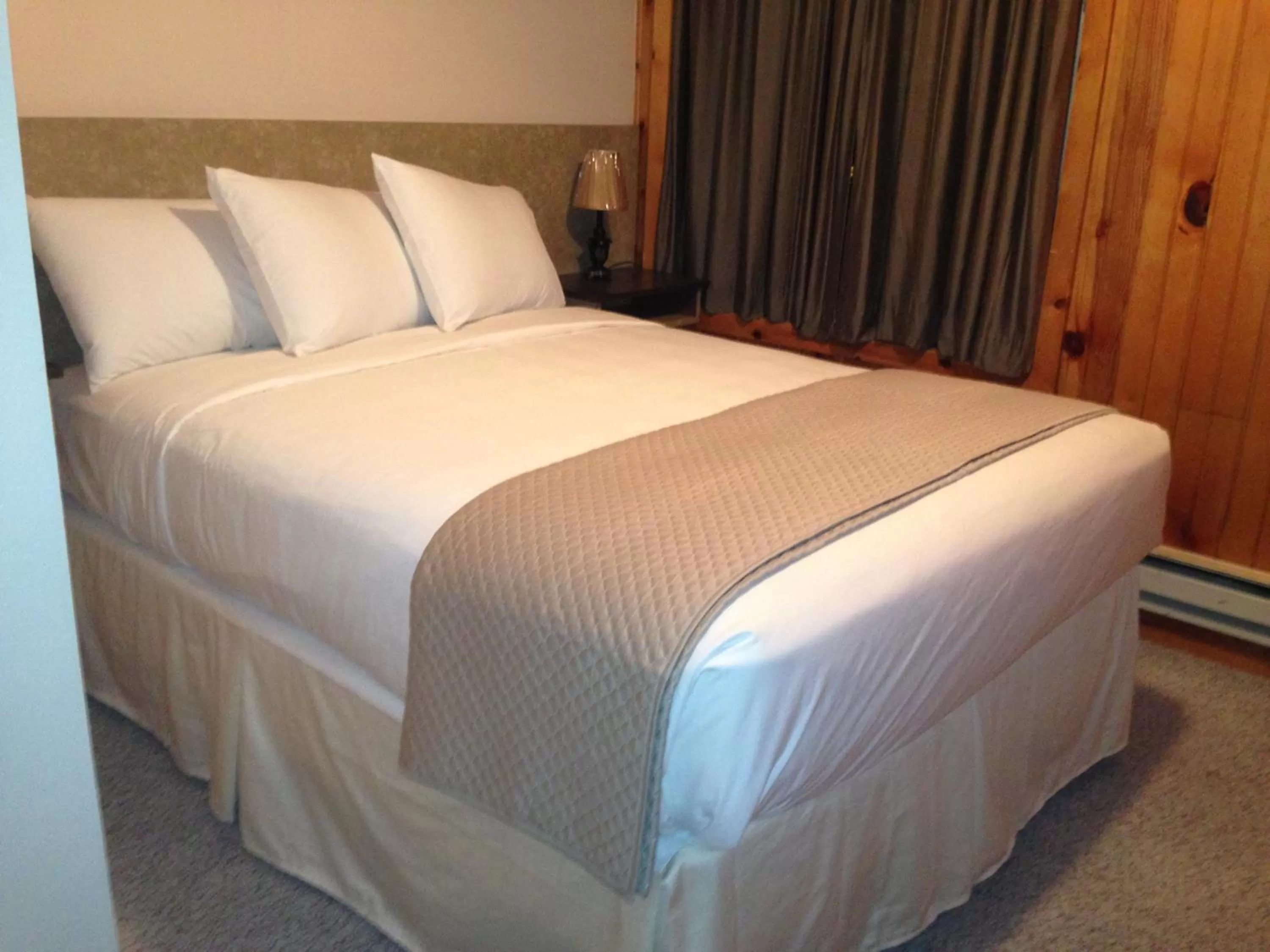 Bed in Colter's Lodge